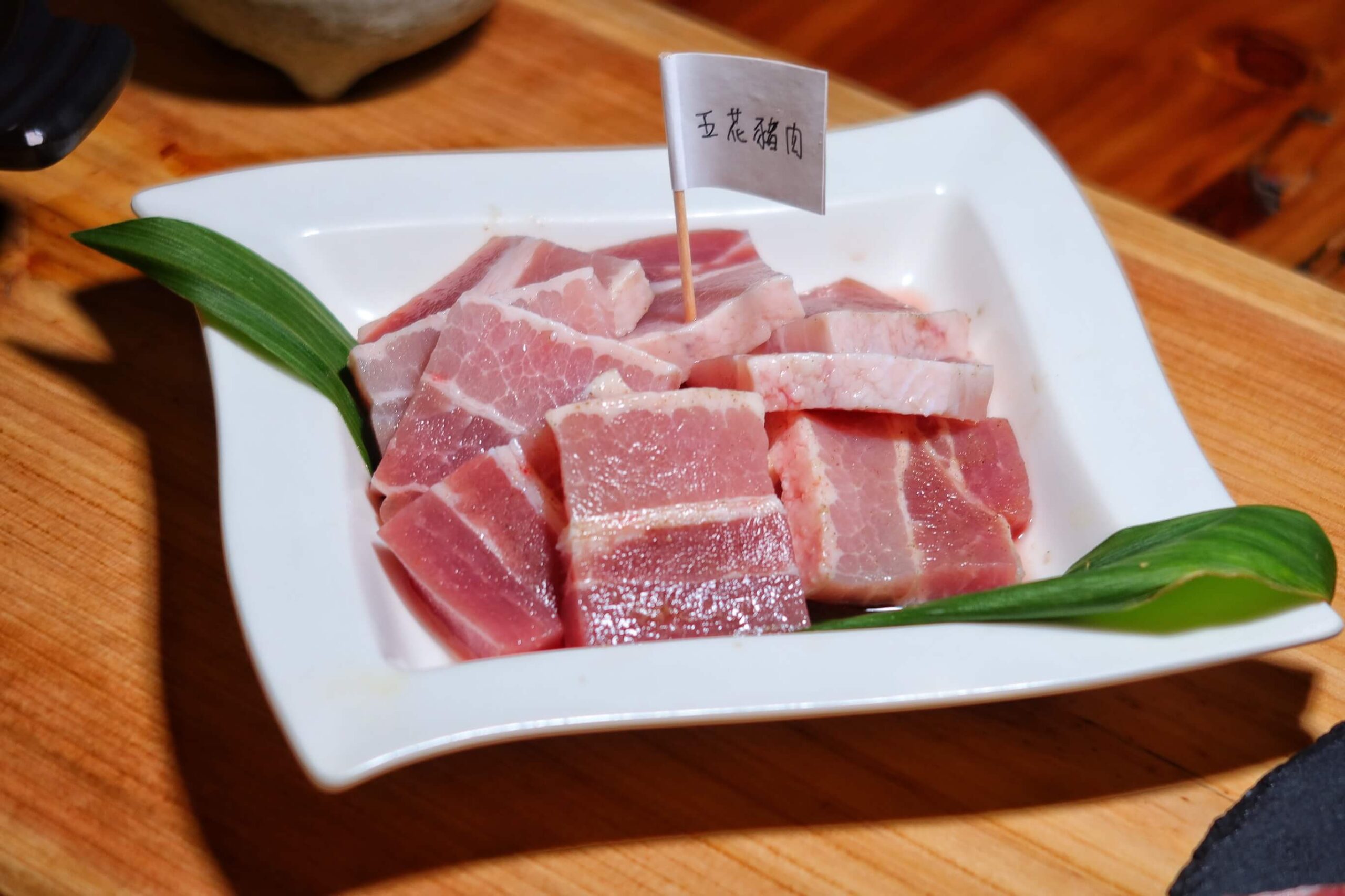 【苗栗露營】雲霧灣灣 懶人露營，夢幻雲海一泊四食，晚餐豪華和牛海陸燒烤，龍蝦粥早餐超享受，每帳專屬獨立衛浴，雲霧之梯絕美拍照點! @混血珊莎的奇幻旅程