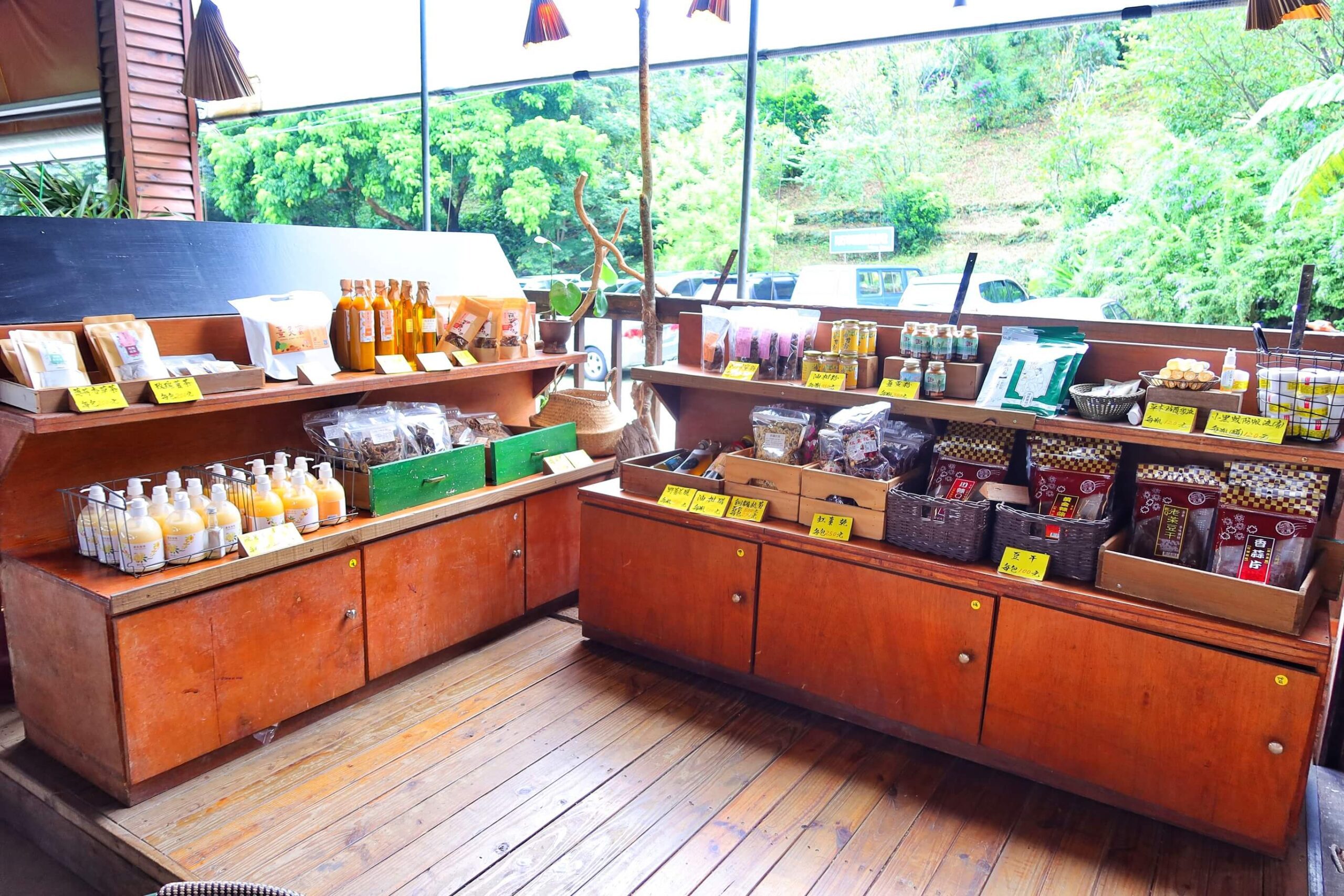 【苗栗美食餐廳】雲也居一休閒農場 景觀餐廳享用薑麻特色料理│ 琉璃秋境 懶人野餐下午茶 窯烤披薩美味又好拍!│苗栗美食景點推薦 @混血珊莎的奇幻旅程