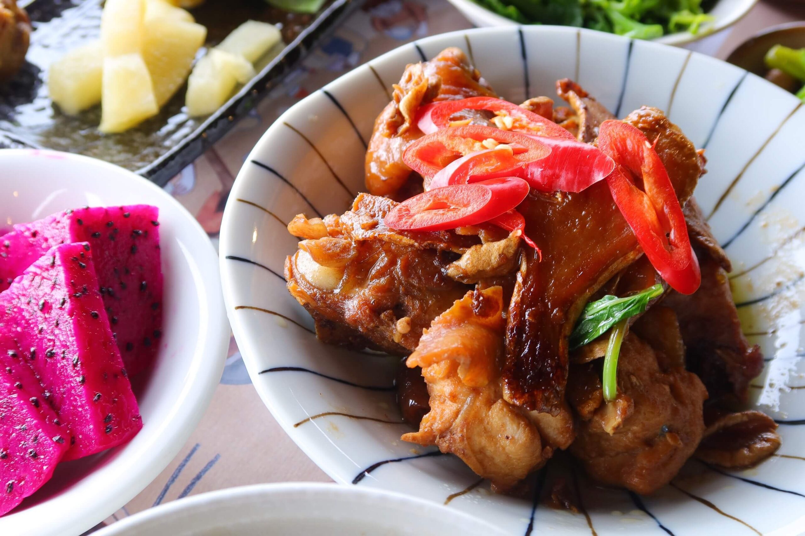 【苗栗美食餐廳】雲也居一休閒農場 景觀餐廳享用薑麻特色料理│ 琉璃秋境 懶人野餐下午茶 窯烤披薩美味又好拍!│苗栗美食景點推薦 @混血珊莎的奇幻旅程