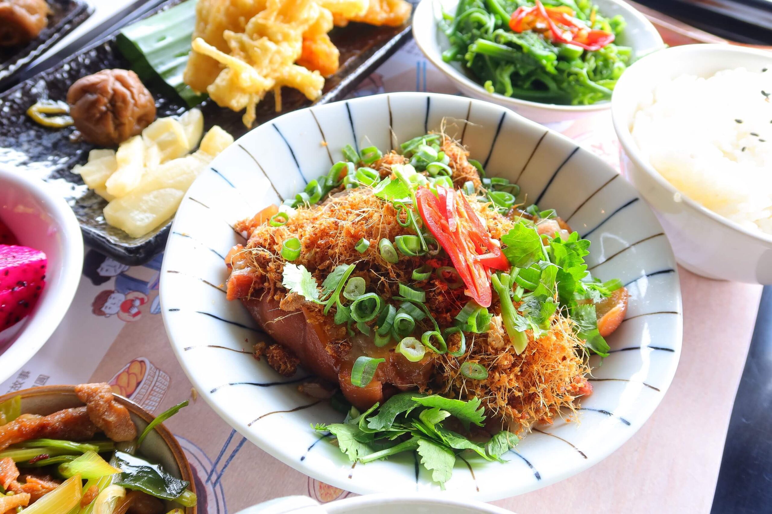 【苗栗美食餐廳】雲也居一休閒農場 景觀餐廳享用薑麻特色料理│ 琉璃秋境 懶人野餐下午茶 窯烤披薩美味又好拍!│苗栗美食景點推薦 @混血珊莎的奇幻旅程