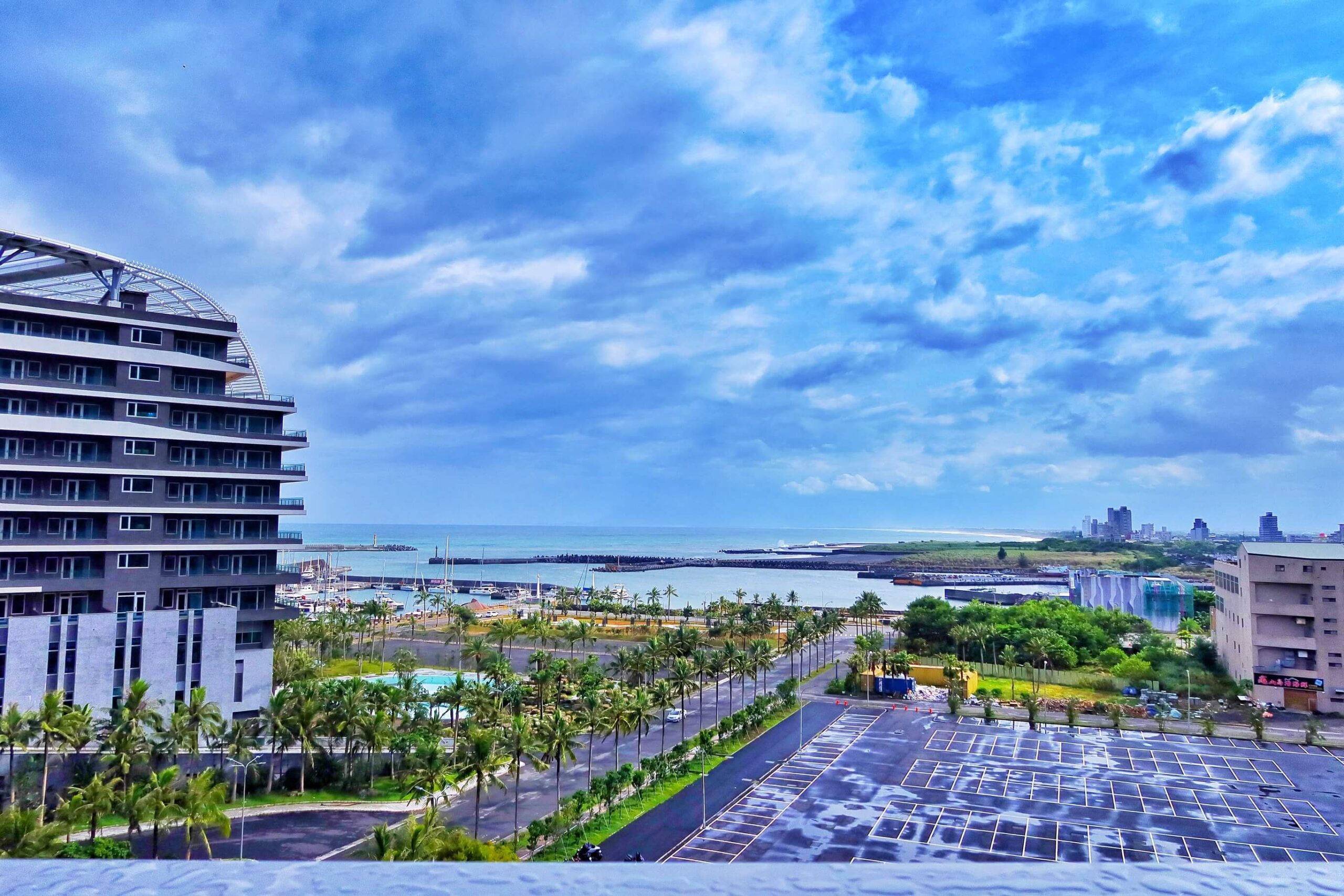 【OA HOTEL】烏石港海景飯店，露天景觀溫泉，沙灘走路1分鐘! @混血珊莎的奇幻旅程