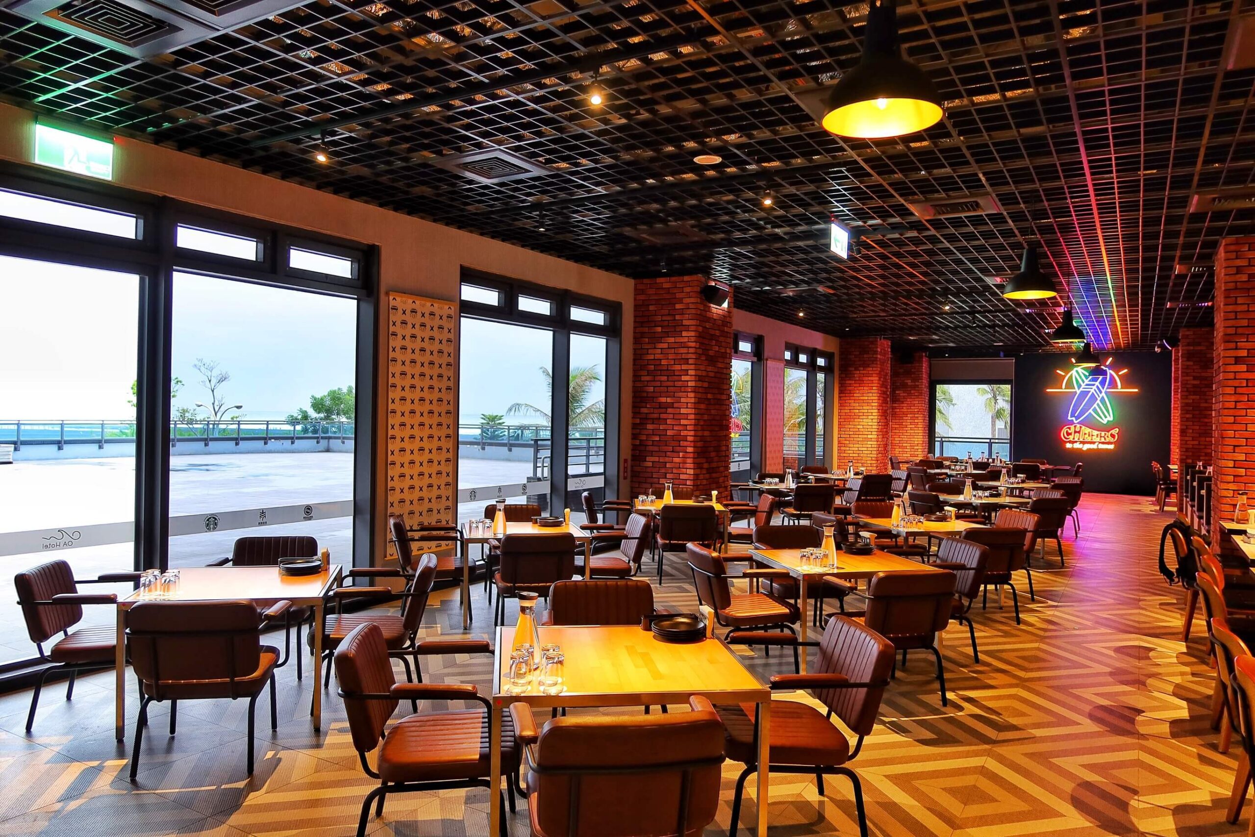 【OA HOTEL】烏石港海景飯店，露天景觀溫泉，沙灘走路1分鐘! @混血珊莎的奇幻旅程