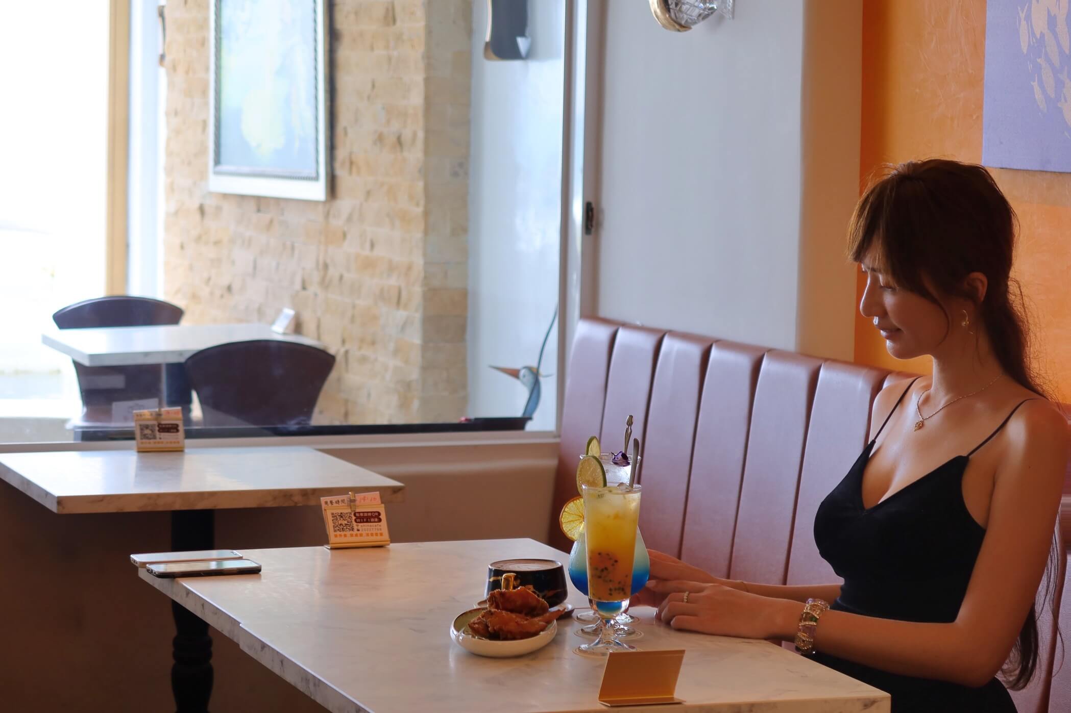 【頭城隱藏版美食】渲咖啡SHINE CAFE 遠眺龜山島 海景第一排 │ IG網美照打卡點! @混血珊莎的奇幻旅程