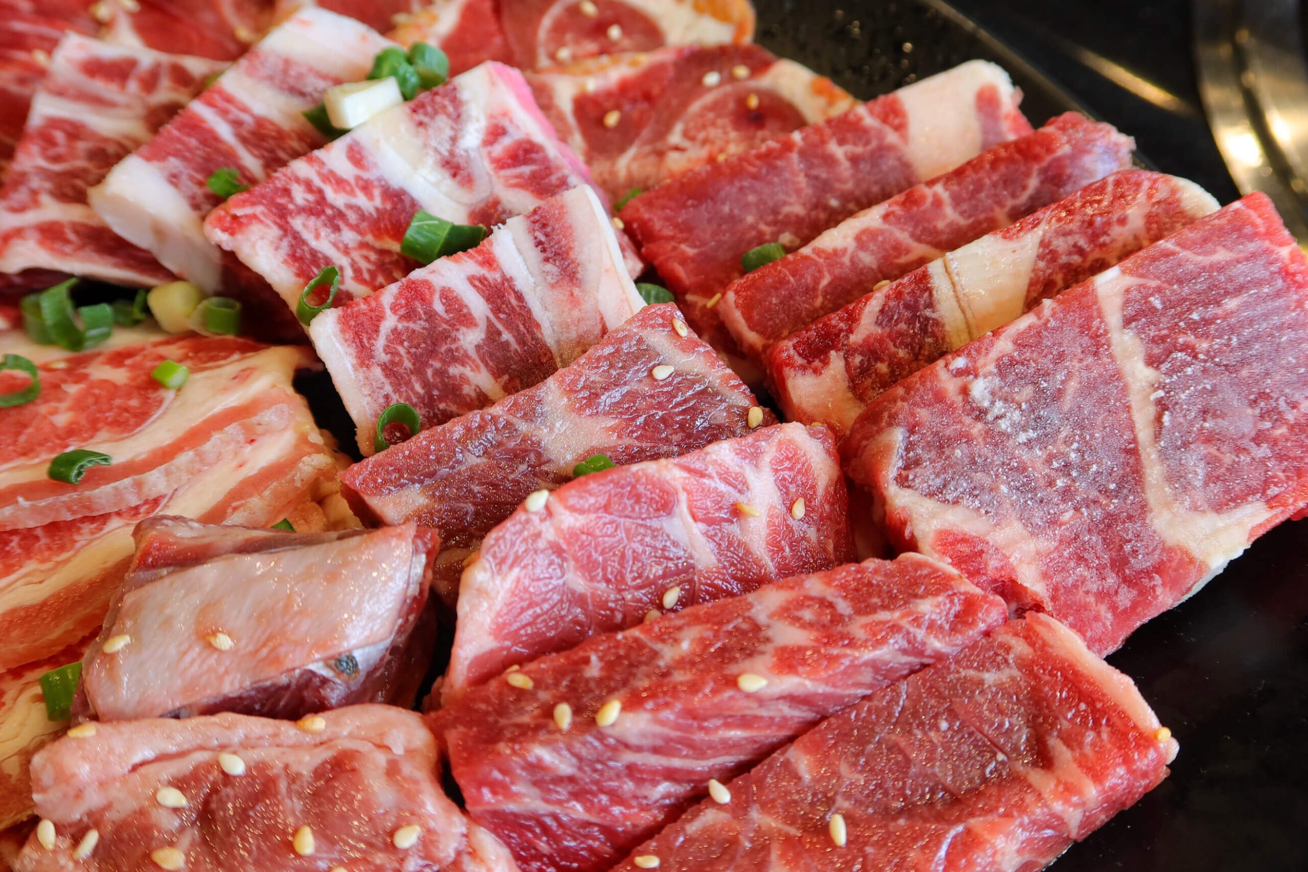 【公館燒肉】瓦崎燒烤 公館店｜平價燒烤吃到飽 生啤無限暢飲 冰品爽吃哈根達斯、Cold Stone大滿足! @混血珊莎的奇幻旅程