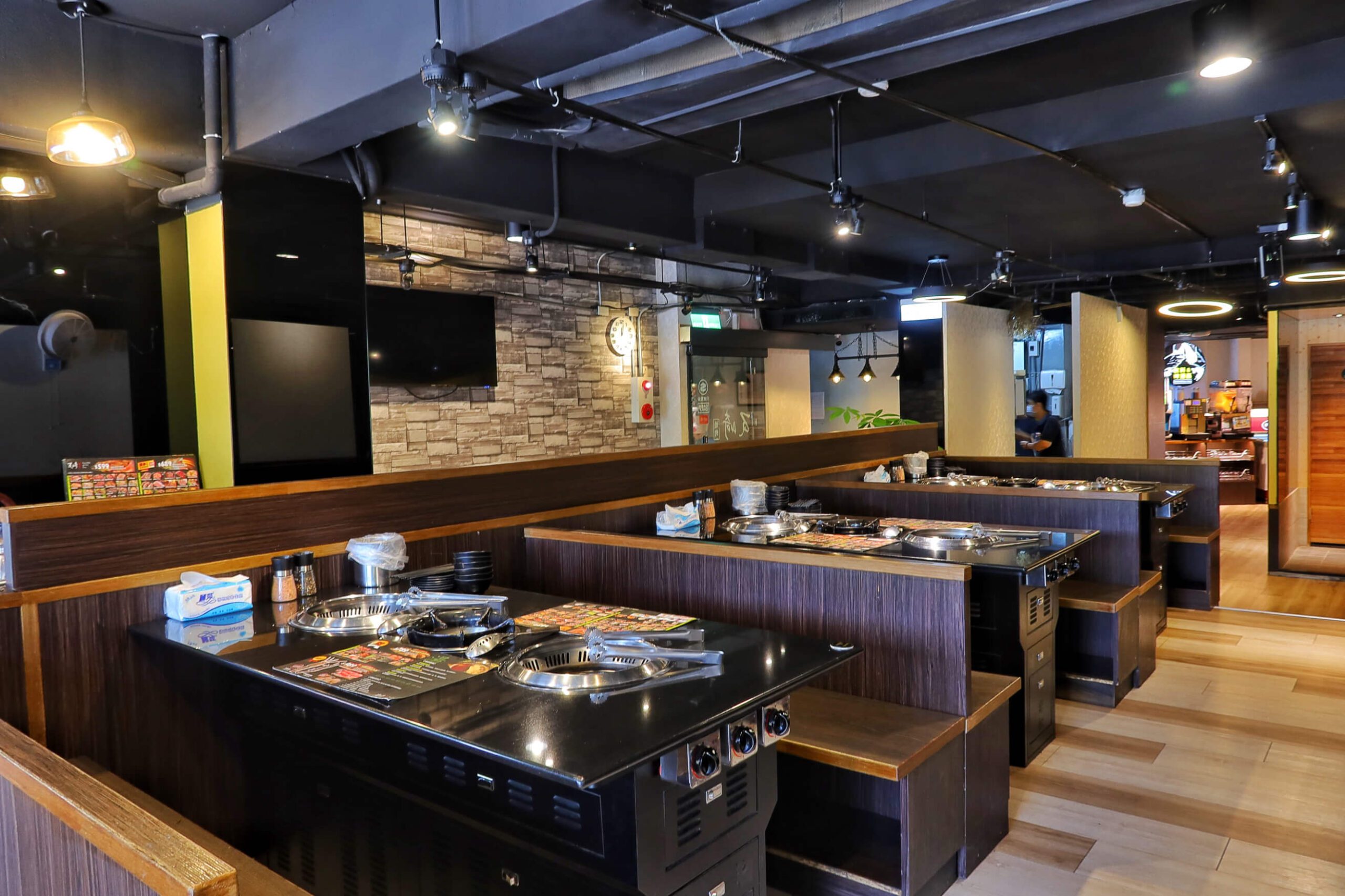 【公館燒肉】瓦崎燒烤 公館店｜平價燒烤吃到飽 生啤無限暢飲 冰品爽吃哈根達斯、Cold Stone大滿足! @混血珊莎的奇幻旅程