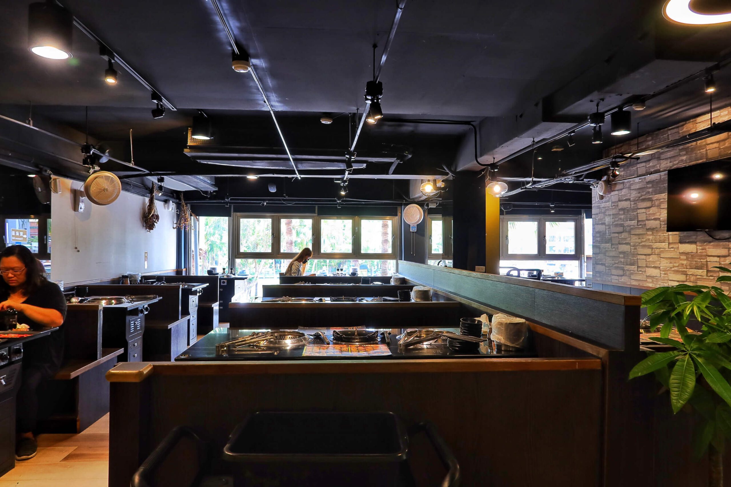 【公館燒肉】瓦崎燒烤 公館店｜平價燒烤吃到飽 生啤無限暢飲 冰品爽吃哈根達斯、Cold Stone大滿足! @混血珊莎的奇幻旅程