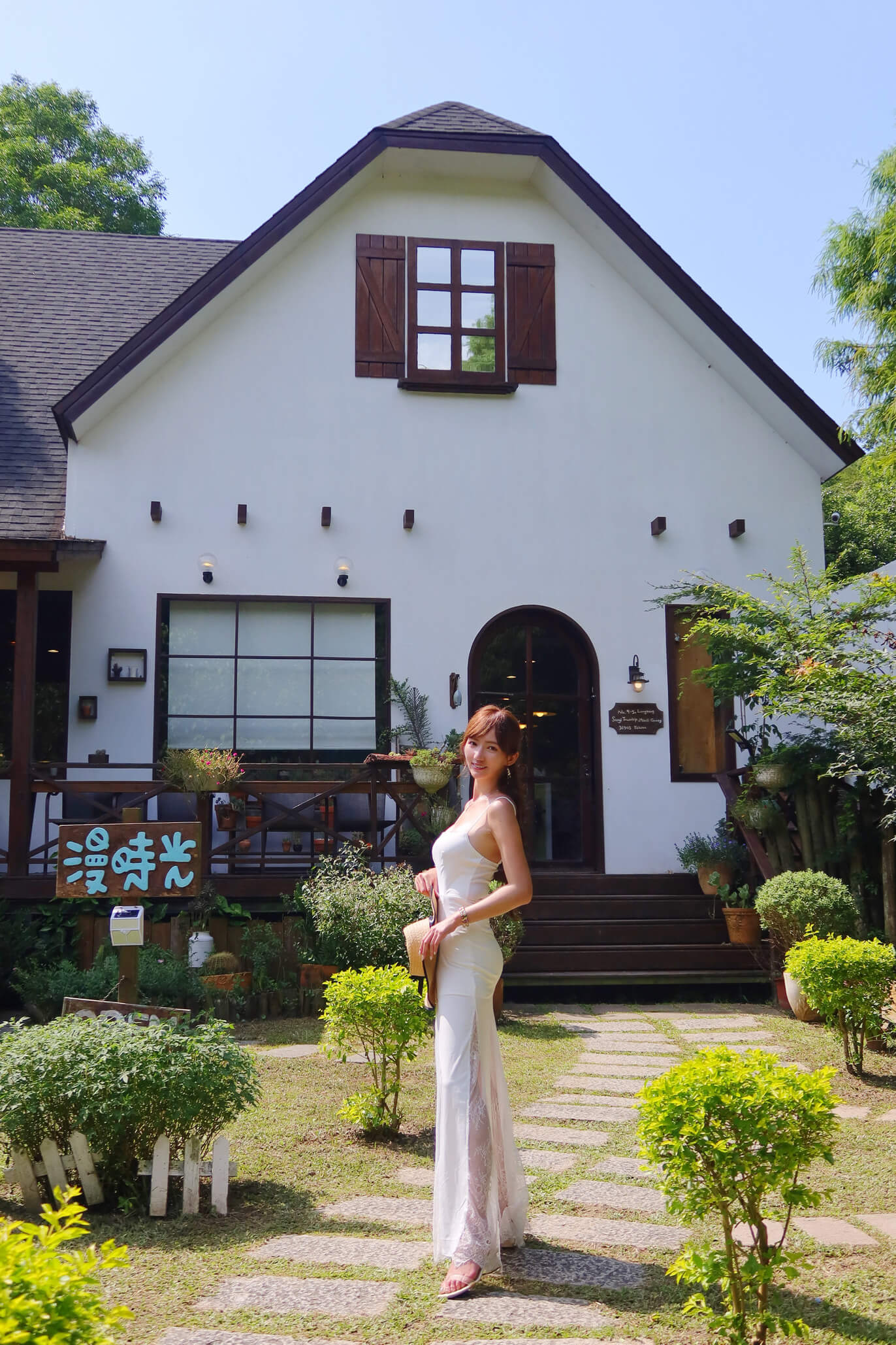 【苗栗三義景點】漫時光咖啡，鐵道旁的童話故事小屋，歐風景觀餐廳享受浪漫下午茶 @混血珊莎的奇幻旅程