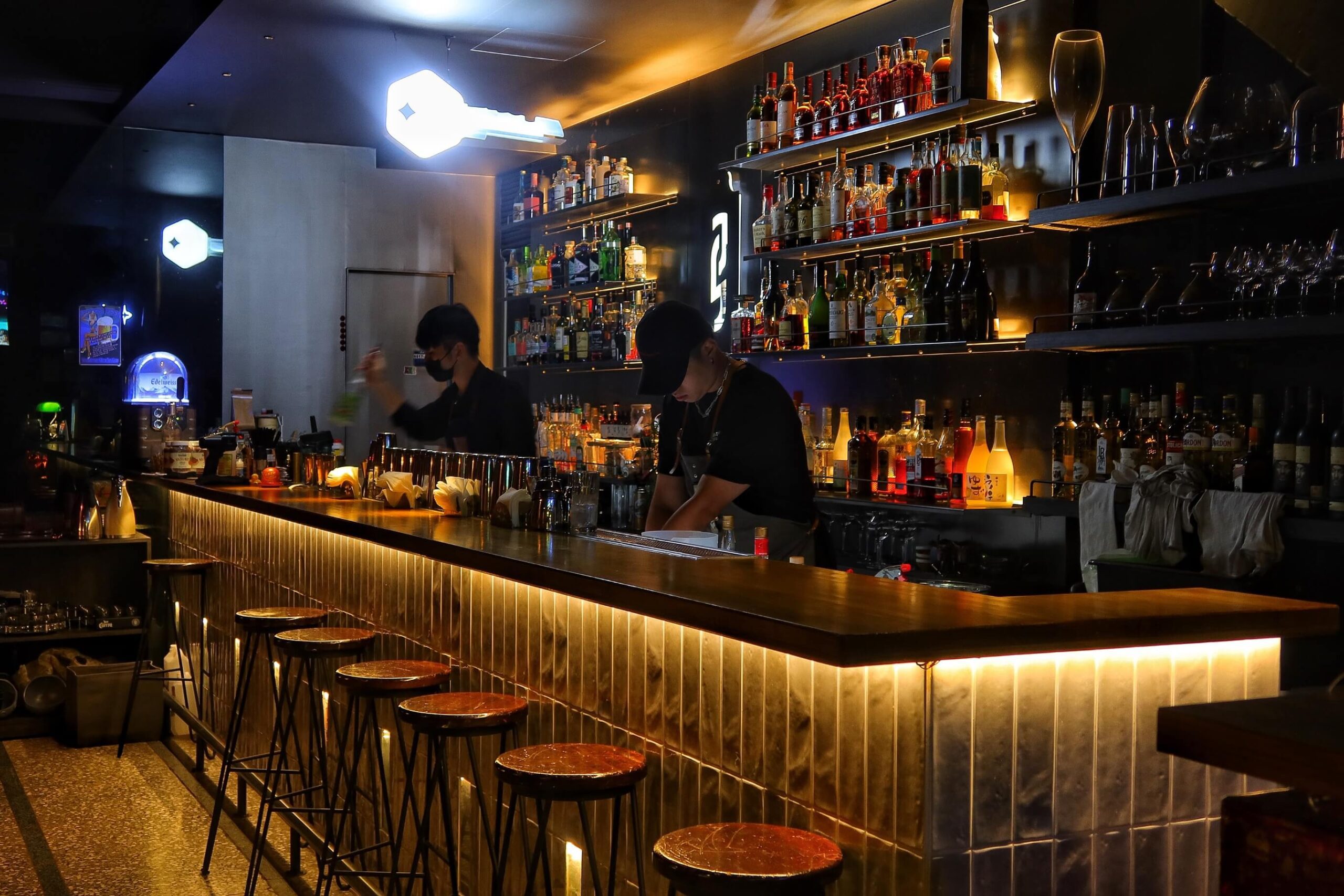 【西門餐酒館】解鎖餐酒館 JaySoul│隱身在雜貨店內的神祕酒吧 從餐點到調酒都令人驚艷 喝酒一定要來這! @混血珊莎的奇幻旅程