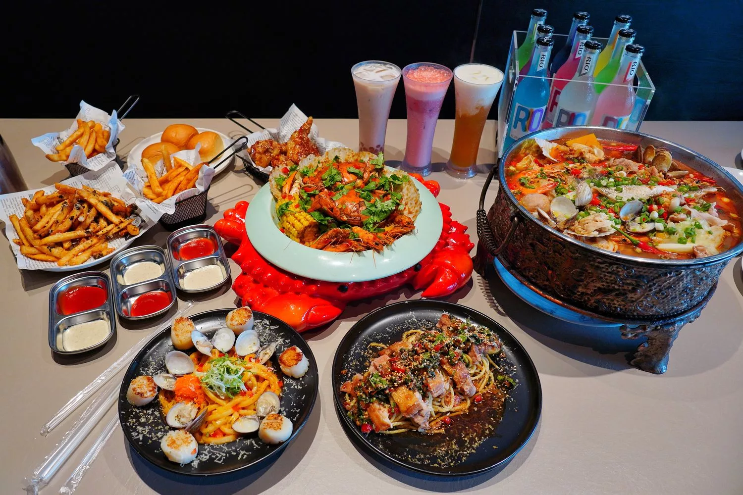 【2025台中逢甲美食】精選 10 間逢甲餐廳美食，攻略一次公開! @混血珊莎的奇幻旅程