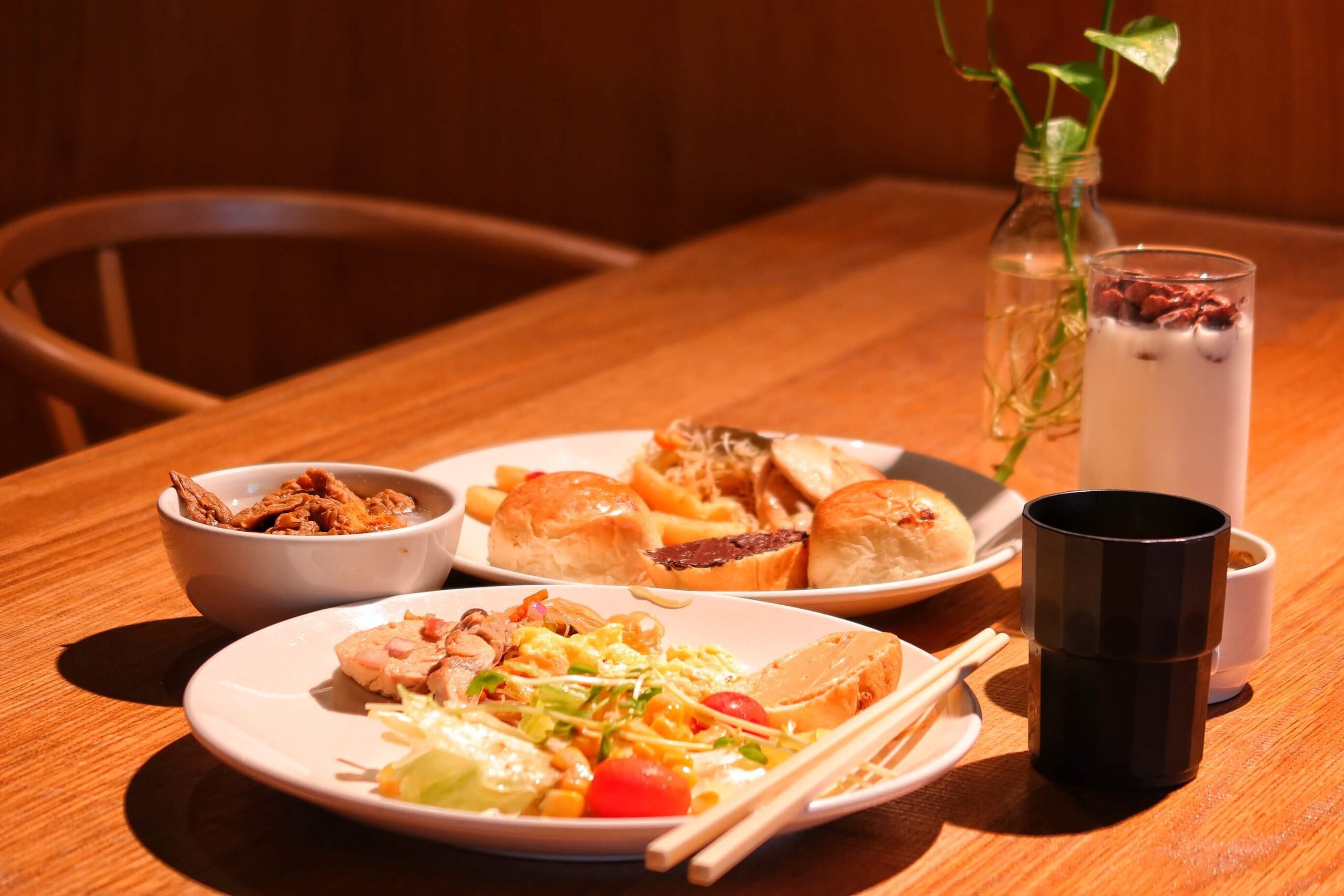 【旅居文旅高雄亞灣館】近三多商圈跟捷運，飲品冰淇淋 24 小時免費供應! @混血珊莎的奇幻旅程