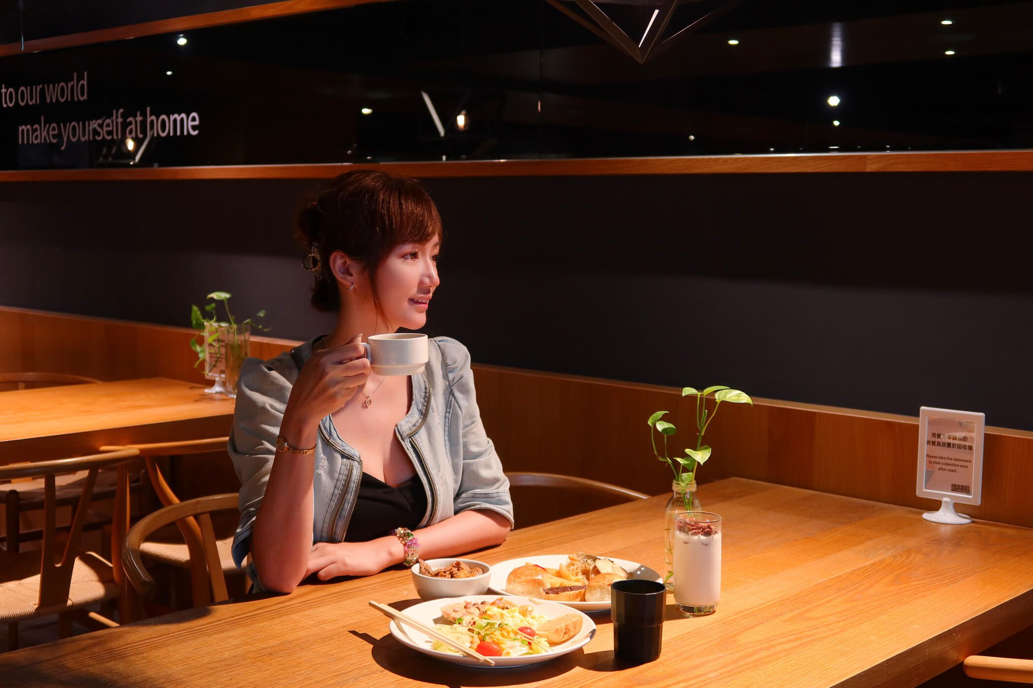 【旅居文旅高雄亞灣館】近三多商圈跟捷運，飲品冰淇淋 24 小時免費供應! @混血珊莎的奇幻旅程