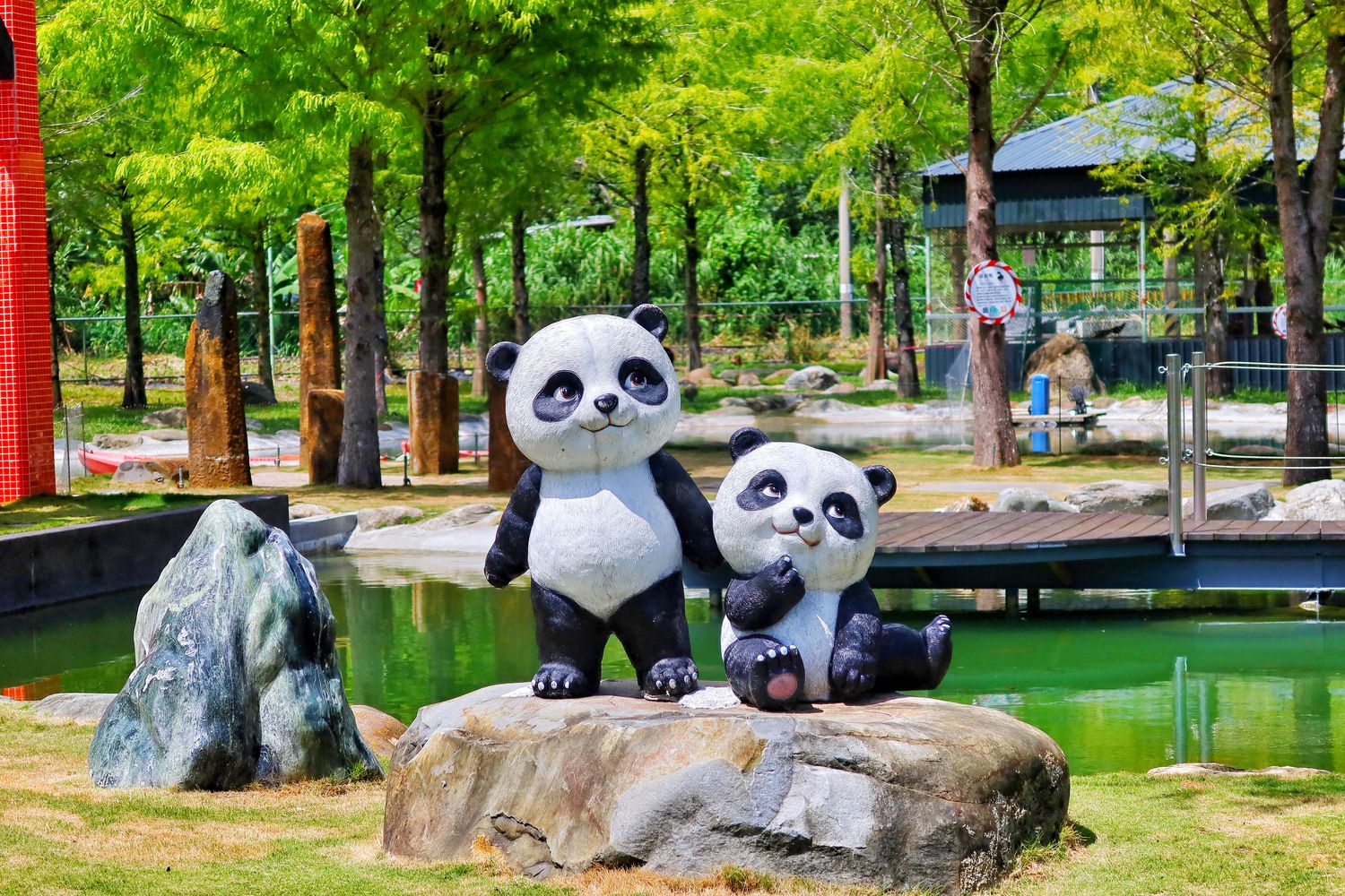 【花蓮合菜】花蓮洄瀾灣景觀餐廳，隱藏版 4000 坪秘境花園，還有水豚君.梅花鹿，萌翻天! @混血珊莎的奇幻旅程