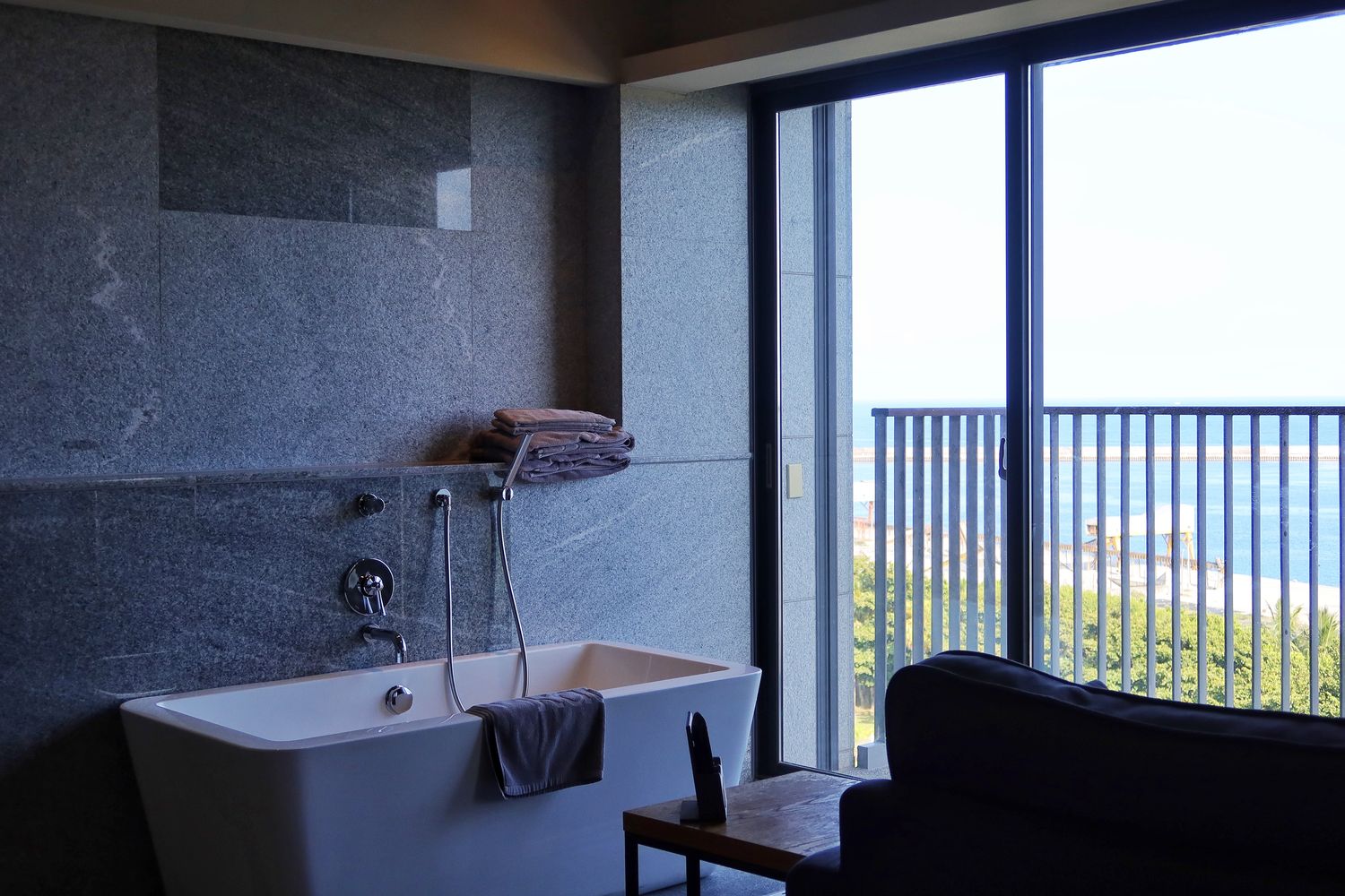 【花蓮東大門住宿】Kadda Hotel 璽賓行旅，日出海景盡收眼底，水天一色無邊際泳池! @混血珊莎的奇幻旅程