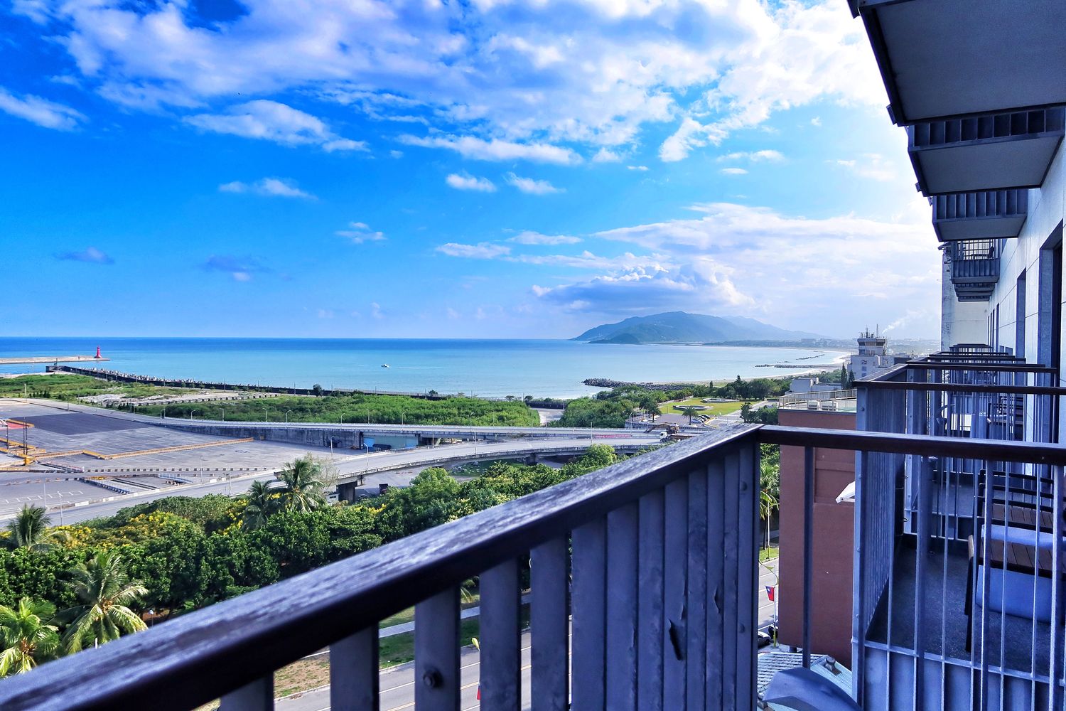 【花蓮東大門住宿】Kadda Hotel 璽賓行旅，日出海景盡收眼底，水天一色無邊際泳池! @混血珊莎的奇幻旅程