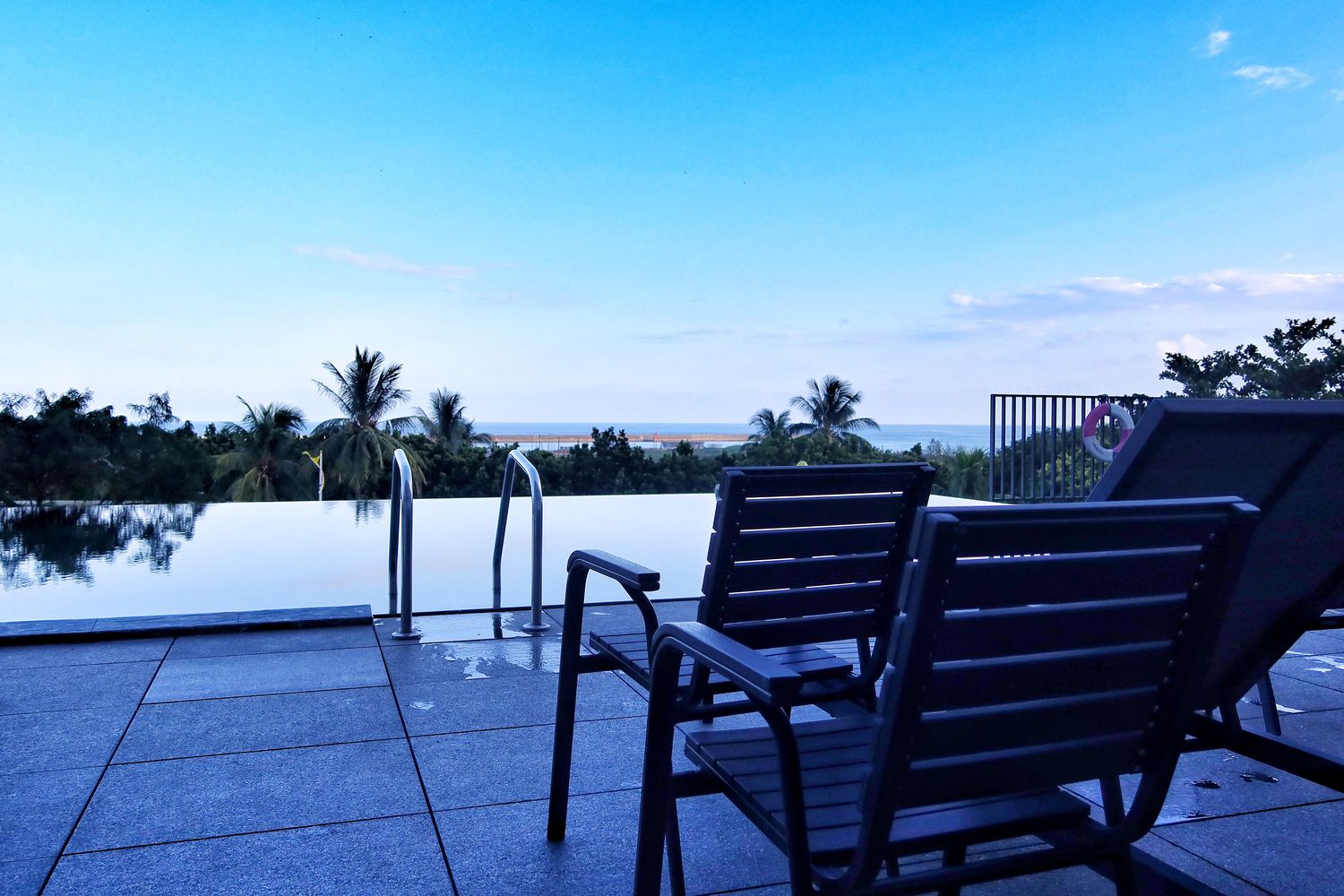 【花蓮東大門住宿】Kadda Hotel 璽賓行旅，日出海景盡收眼底，水天一色無邊際泳池! @混血珊莎的奇幻旅程