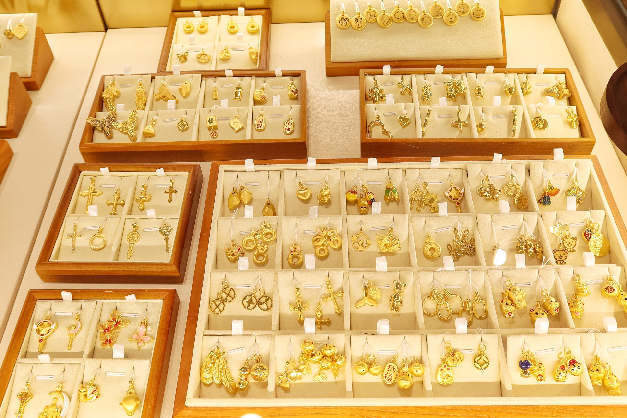 【台北銀樓推薦】木村貴金屬 中山店，高價回收.買賣黃金，舊金換新金保值又抗漲，時尚金飾兼具高顏質，小資族也能輕鬆入手! @混血珊莎的奇幻旅程