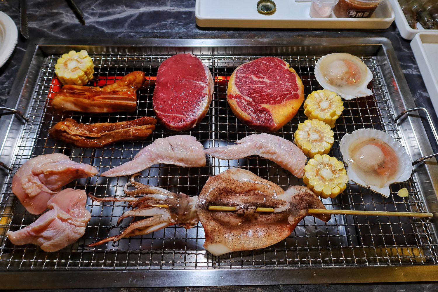 【花蓮露營】鯉魚潭露營渡假村，山水谷豪華露營體驗，超夢幻水上球型屋，帳蓬附設獨立衛浴，烤肉溫泉通通有，走出房門就能看星星! @混血珊莎的奇幻旅程