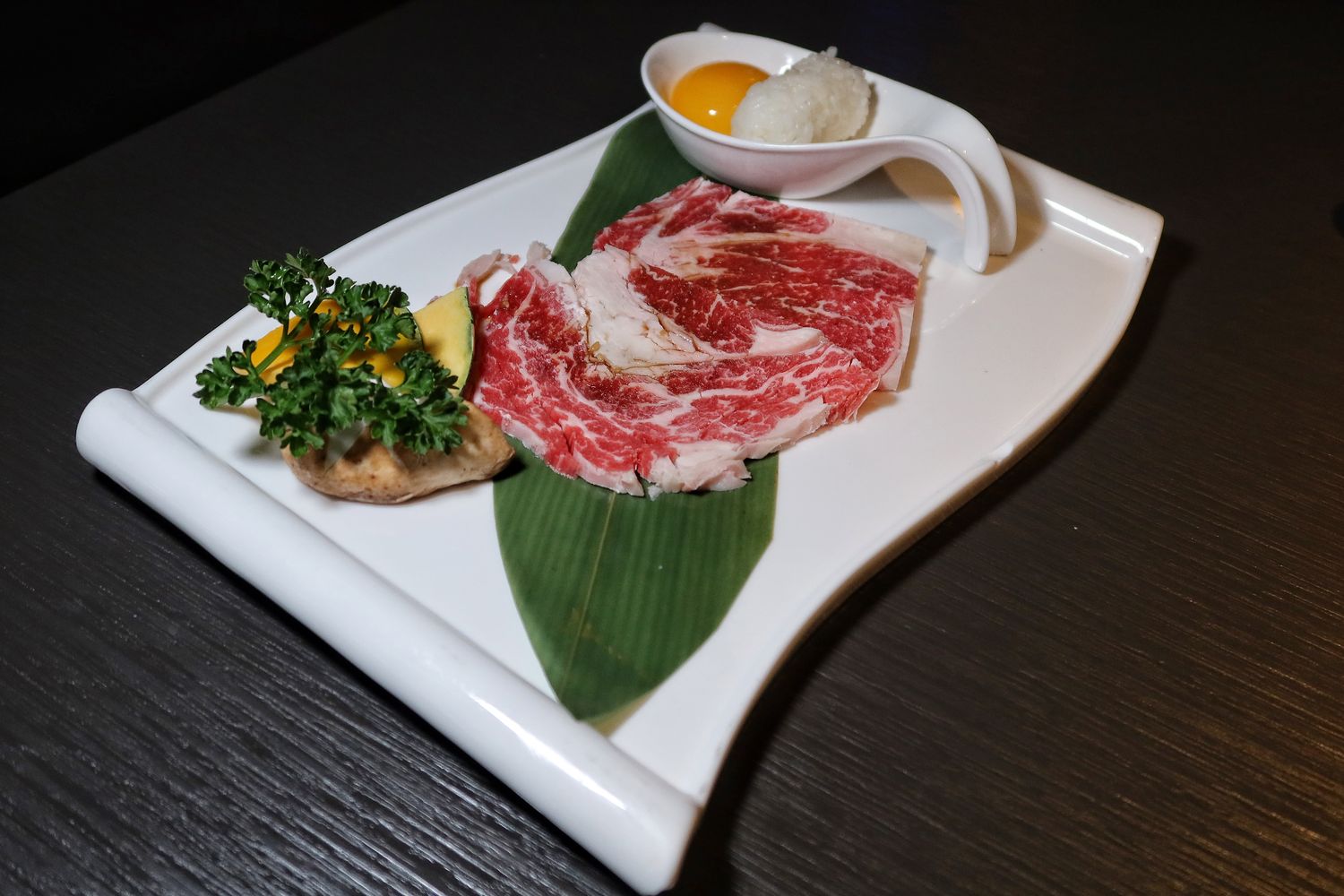 【台中燒肉推薦】NikuNiku 台中肉肉燒肉朝馬店，厚切黑毛牛排鮮嫩帶汁，必吃特製絕品燒肉銷魂美味! @混血珊莎的奇幻旅程