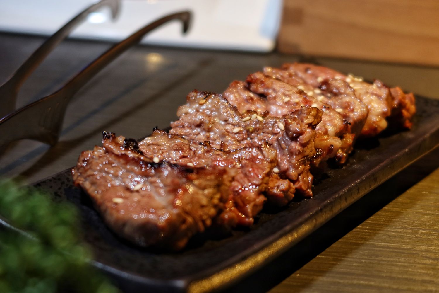 【台中燒肉推薦】NikuNiku 台中肉肉燒肉朝馬店，厚切黑毛牛排鮮嫩帶汁，必吃特製絕品燒肉銷魂美味! @混血珊莎的奇幻旅程