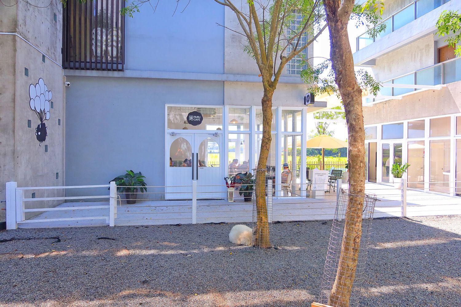 【黑RURU CAFE】笑笑羊&#038;熊貓羊咖啡廳，互動餵食萌翻天，完整 2024 菜單餐點交通介紹! @混血珊莎的奇幻旅程