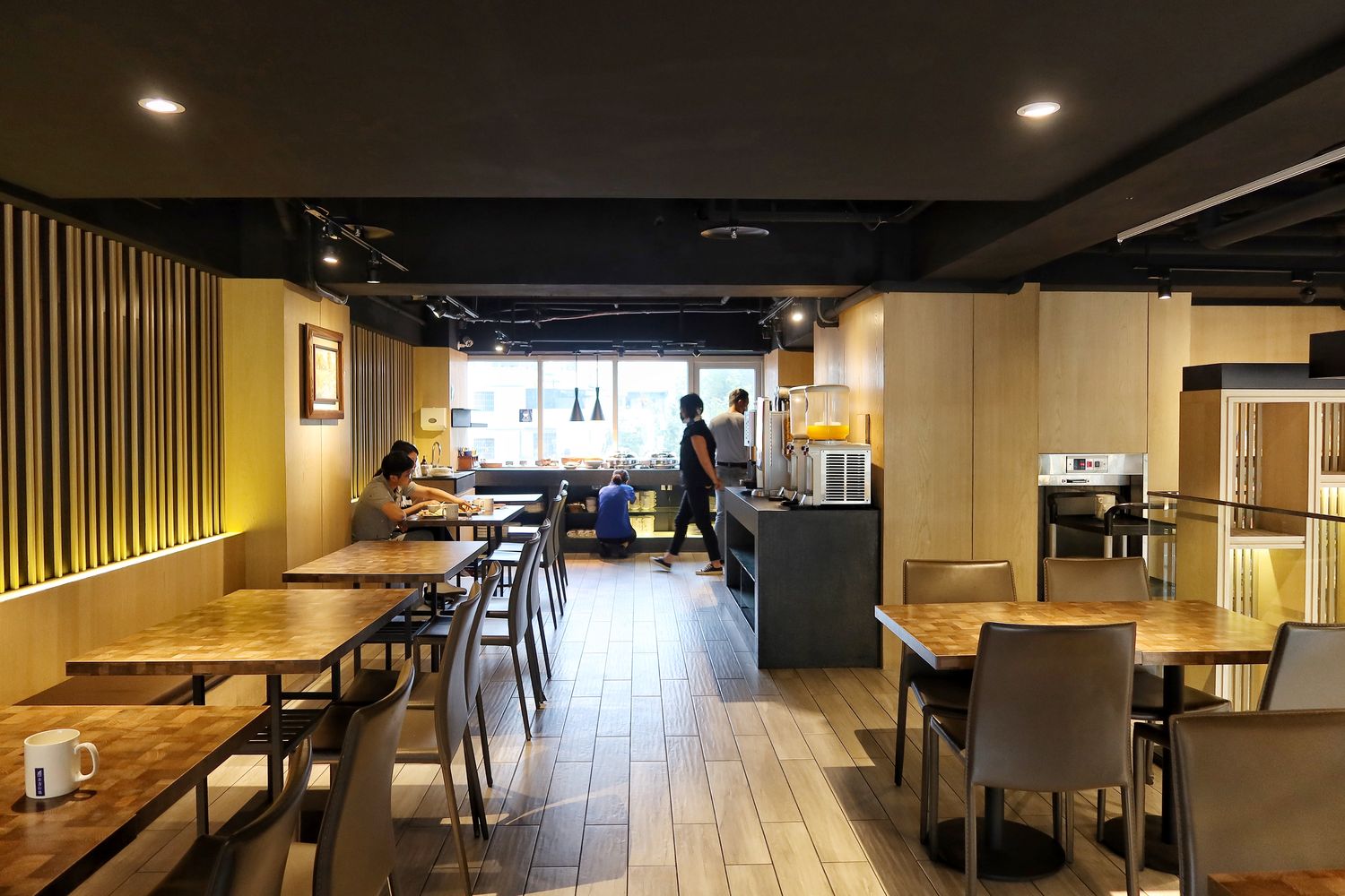 【台中余舍行旅】網美必住! 高空景觀輕奢鵝蛋浴缸雙人房，邊泡澡邊欣賞大肚山美景! @混血珊莎的奇幻旅程