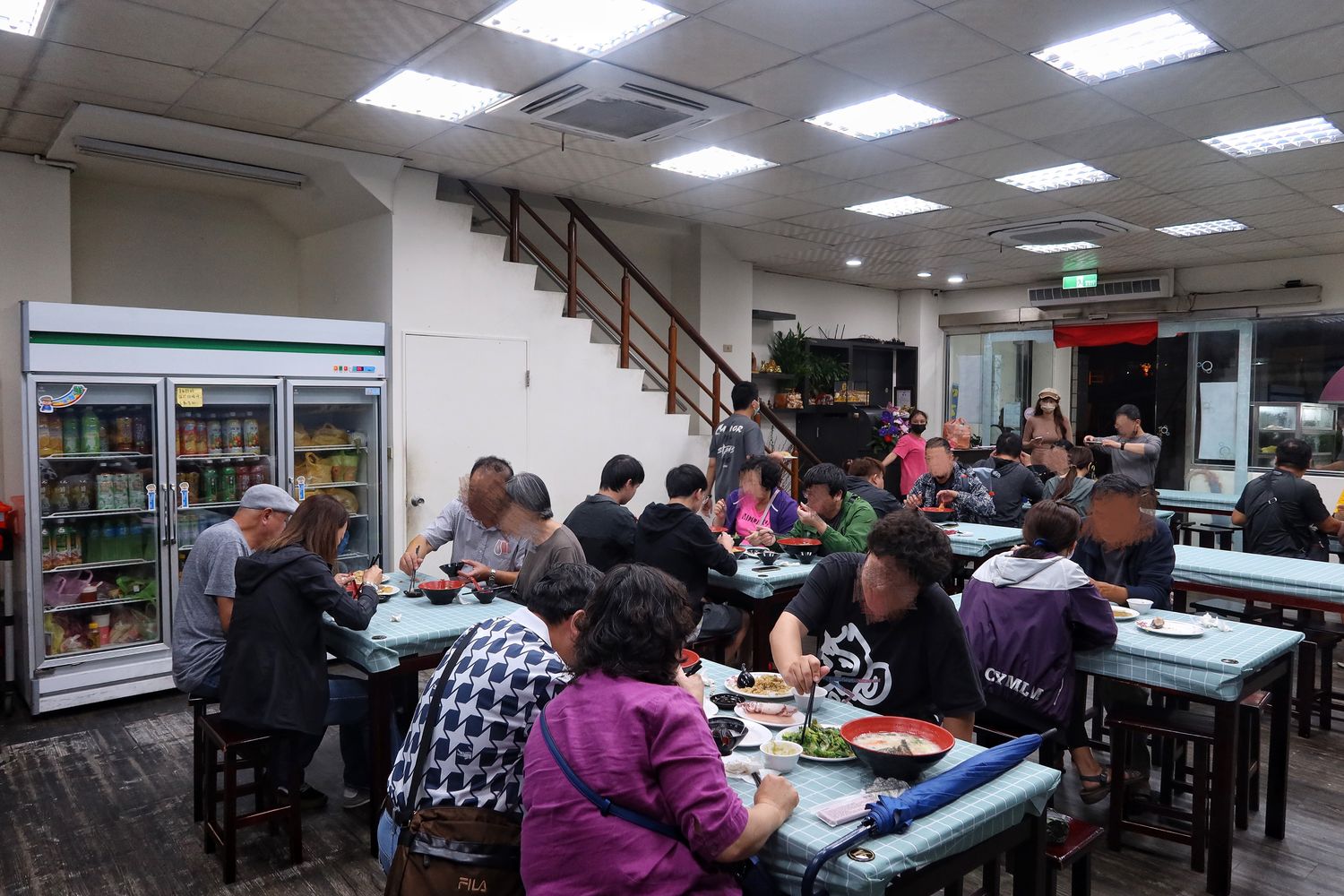 【南方澳美食】阿芬鮮魚湯，只要69元起，海鮮炒飯平價又大碗，在地人激推美食! @混血珊莎的奇幻旅程