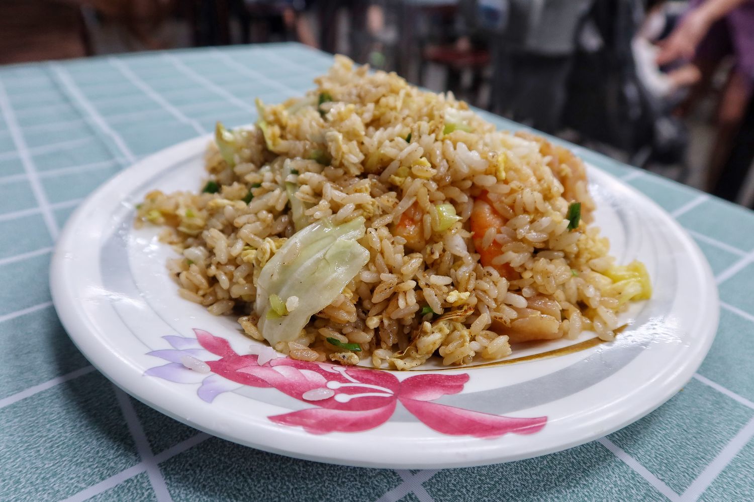 【南方澳美食】阿芬鮮魚湯，只要69元起，海鮮炒飯平價又大碗，在地人激推美食! @混血珊莎的奇幻旅程