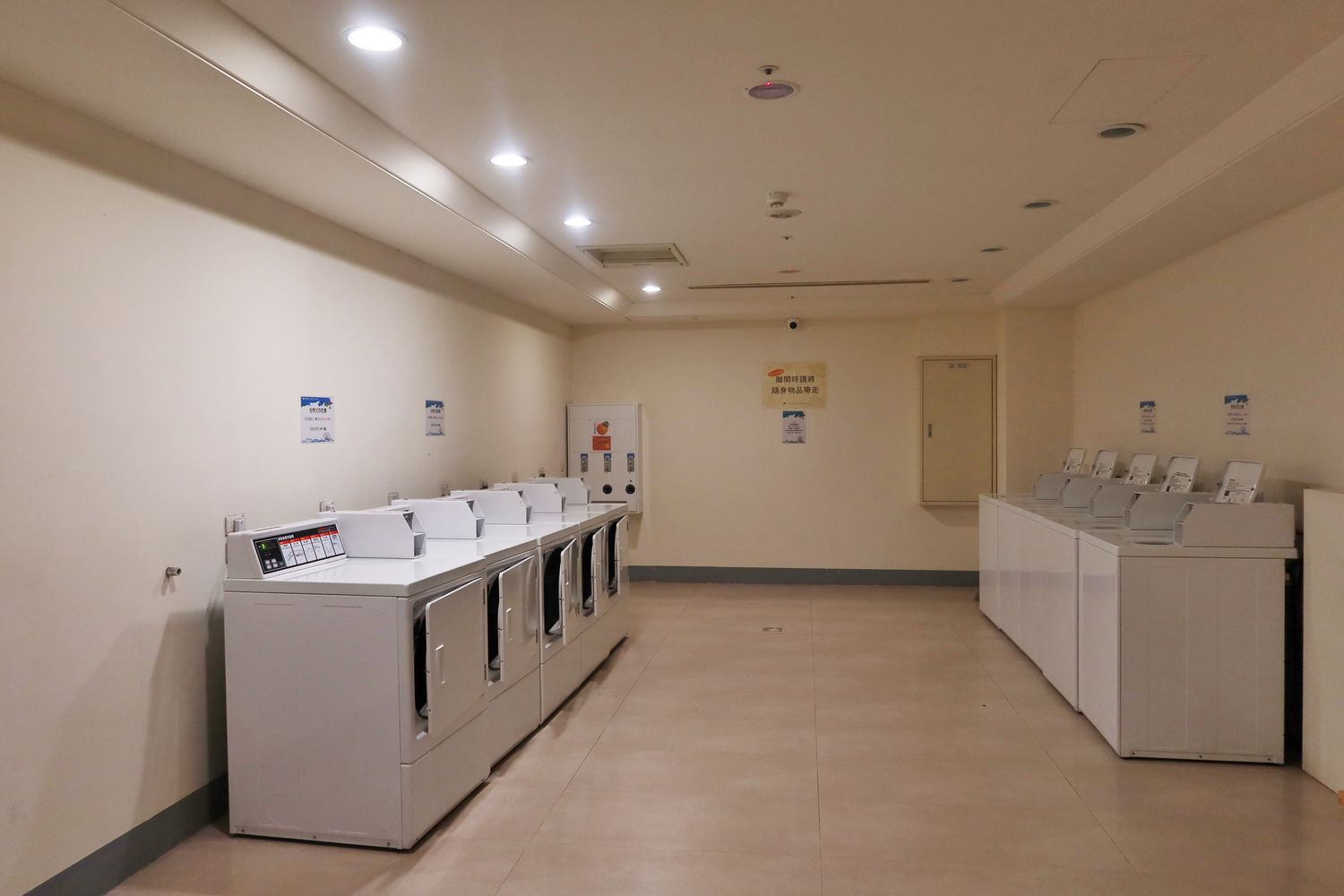 【台中麗寶住宿】福容大飯店麗寶樂園，附設兒童遊戲室.戶外泳池，自助早餐超豐盛，走出門就能玩樂園.搭摩天輪.逛outlet! @混血珊莎的奇幻旅程