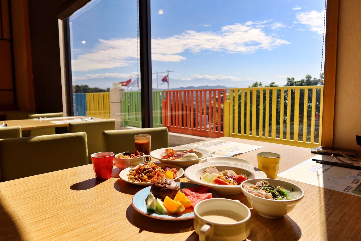 【台中麗寶住宿】福容大飯店麗寶樂園，附設兒童遊戲室.戶外泳池，自助早餐超豐盛，走出門就能玩樂園.搭摩天輪.逛outlet! @混血珊莎的奇幻旅程