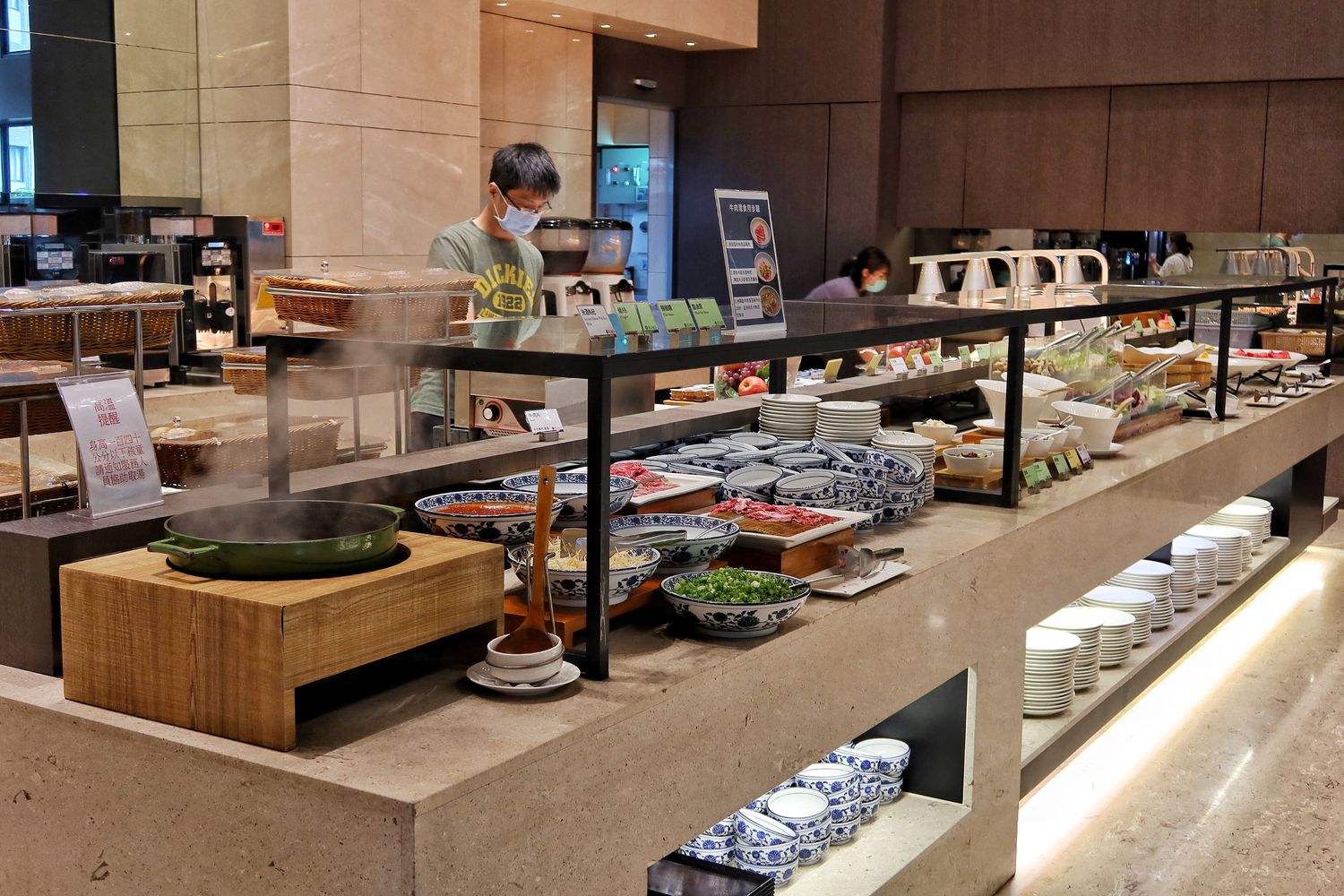 煙波大飯店蘇澳四季雙泉館｜房間獨享黃金雙湯，高空景觀泳池! @混血珊莎的奇幻旅程