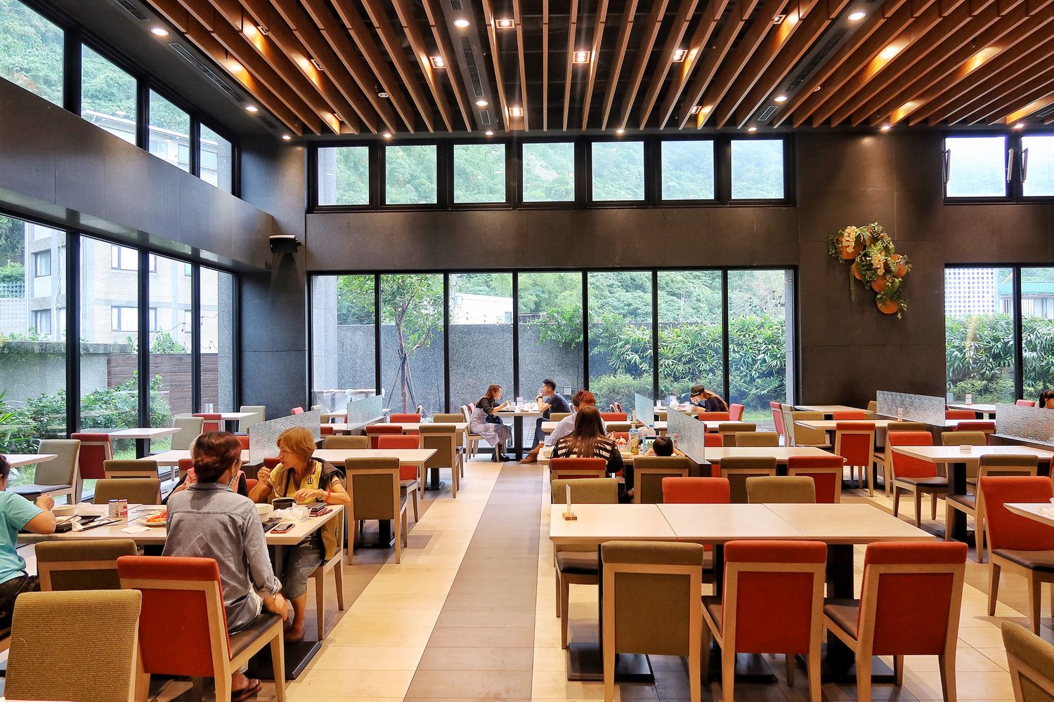 煙波大飯店蘇澳四季雙泉館｜房間獨享黃金雙湯，高空景觀泳池! @混血珊莎的奇幻旅程