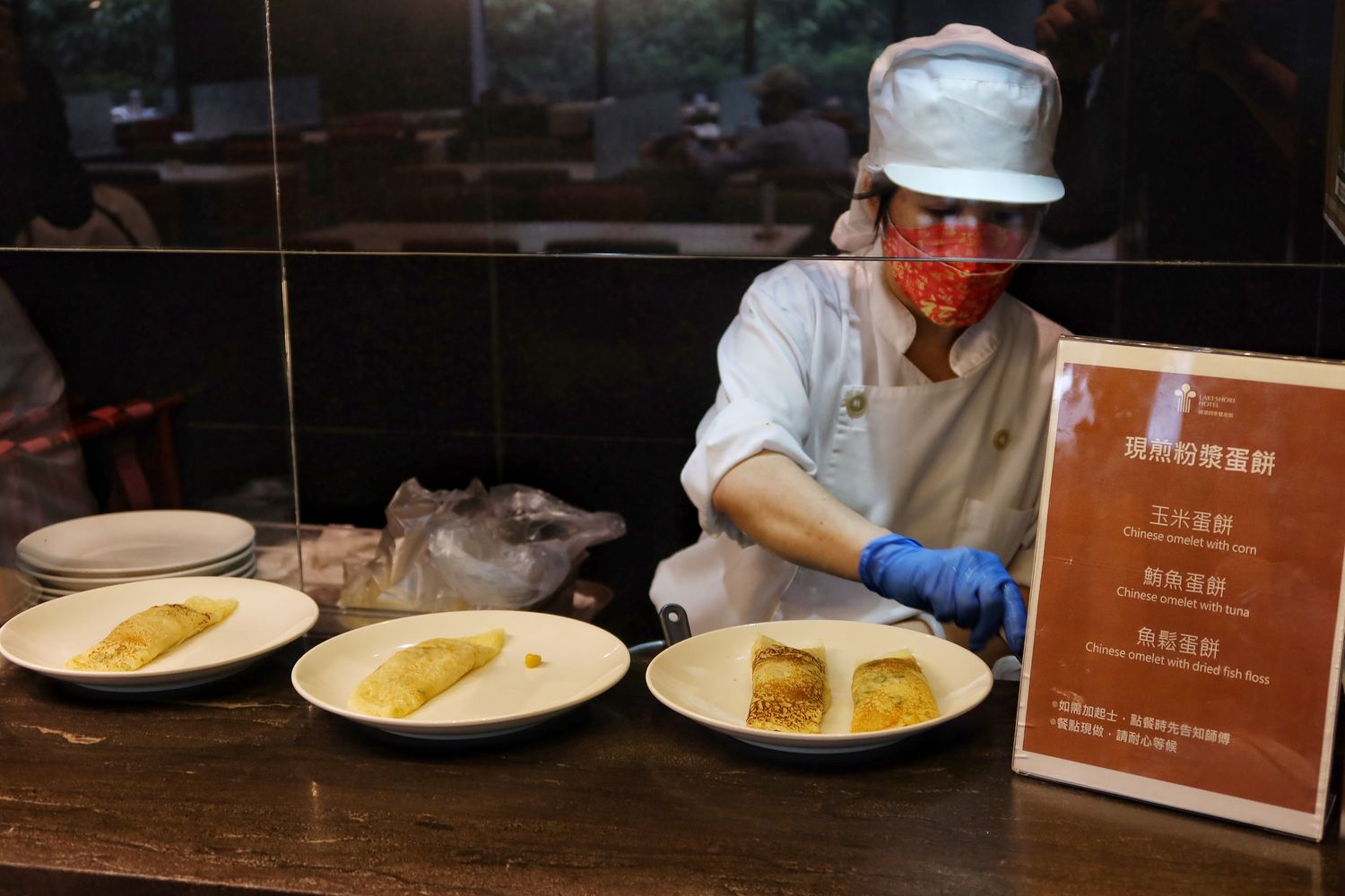 煙波大飯店蘇澳四季雙泉館｜房間獨享黃金雙湯，高空景觀泳池! @混血珊莎的奇幻旅程