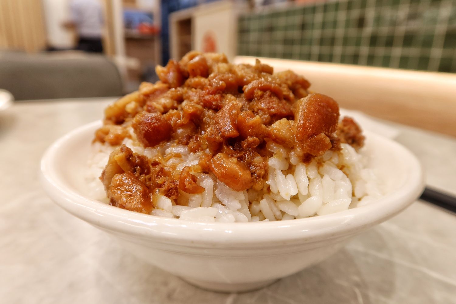 【南京復興美食】孟嚐君，最潮台式小吃，香Q魯肉飯.炒米粉通通有! @混血珊莎的奇幻旅程