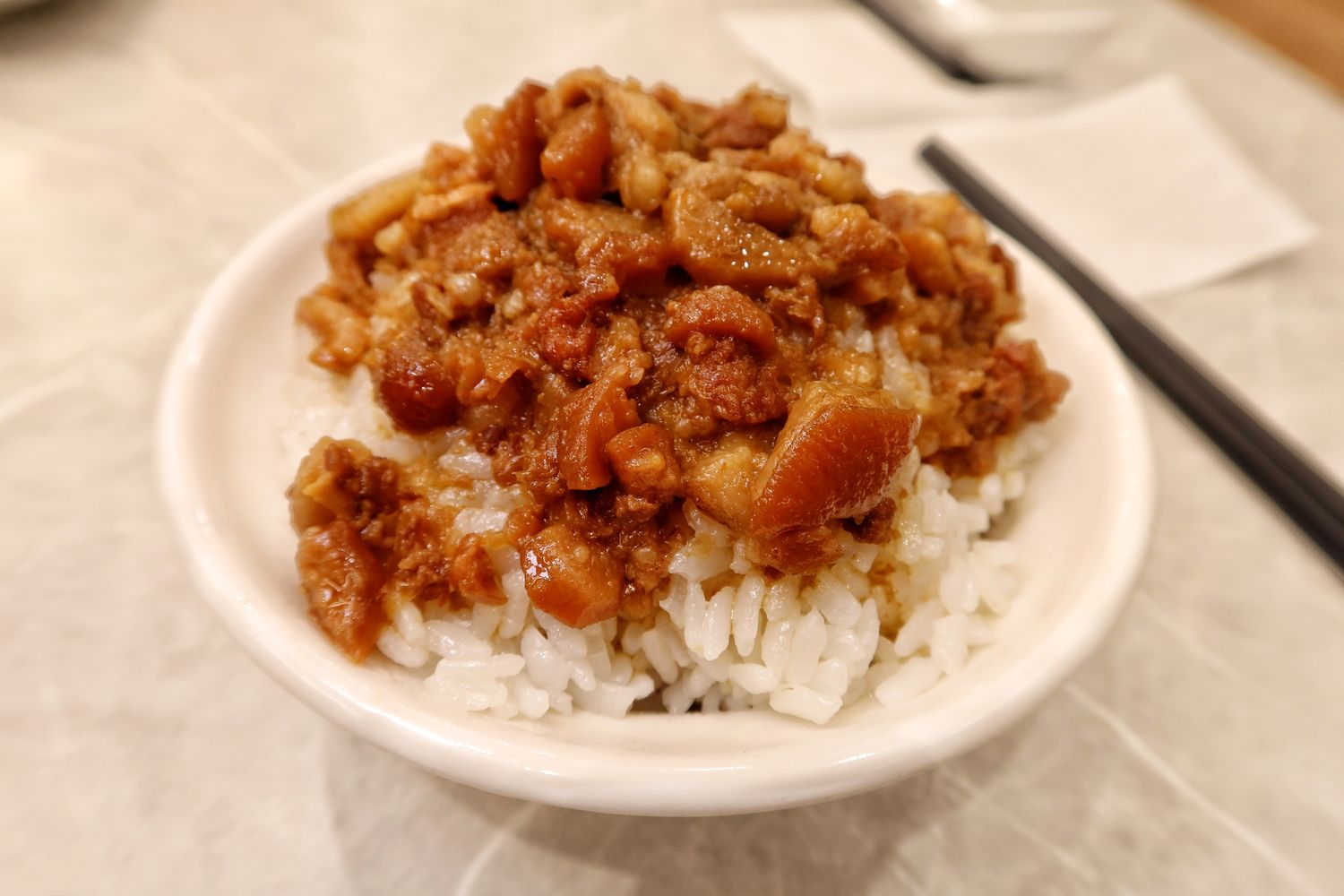 【南京復興美食】孟嚐君，最潮台式小吃，香Q魯肉飯.炒米粉通通有! @混血珊莎的奇幻旅程