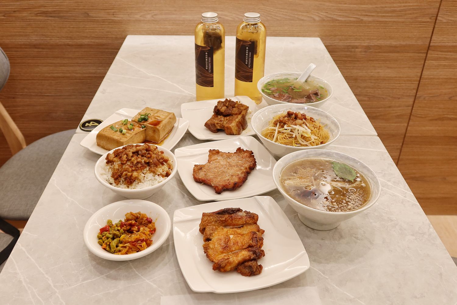 【南京復興美食】孟嚐君，最潮台式小吃，香Q魯肉飯.炒米粉通通有! @混血珊莎的奇幻旅程
