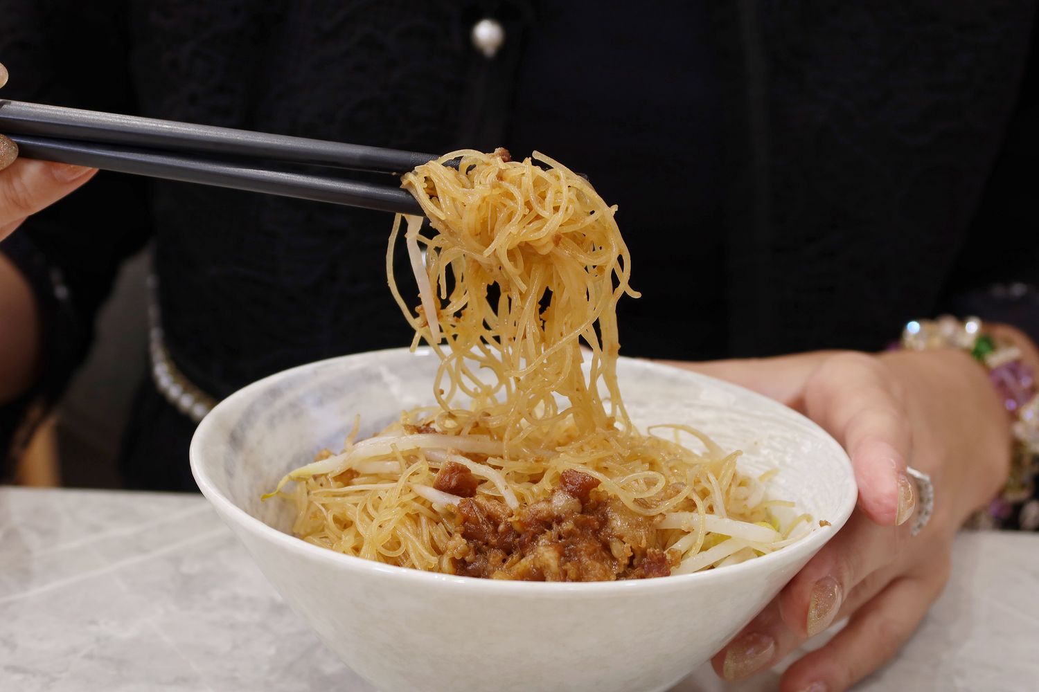 【南京復興美食】孟嚐君，最潮台式小吃，香Q魯肉飯.炒米粉通通有! @混血珊莎的奇幻旅程