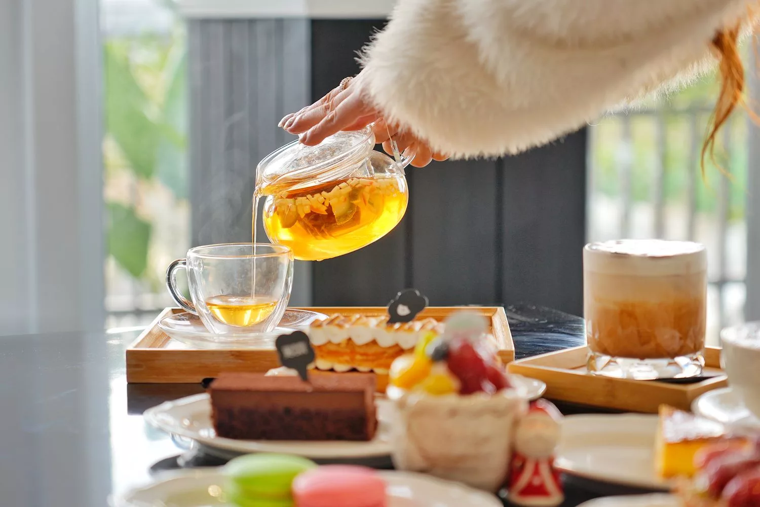 【黑RURU CAFE】笑笑羊&#038;熊貓羊咖啡廳，互動餵食萌翻天，完整 2024 菜單餐點交通介紹! @混血珊莎的奇幻旅程