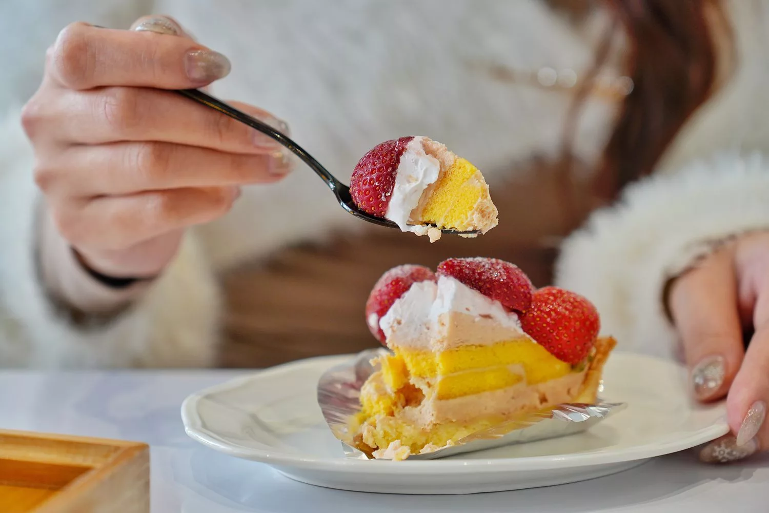 【黑RURU CAFE】笑笑羊&#038;熊貓羊咖啡廳，互動餵食萌翻天，完整 2024 菜單餐點交通介紹! @混血珊莎的奇幻旅程