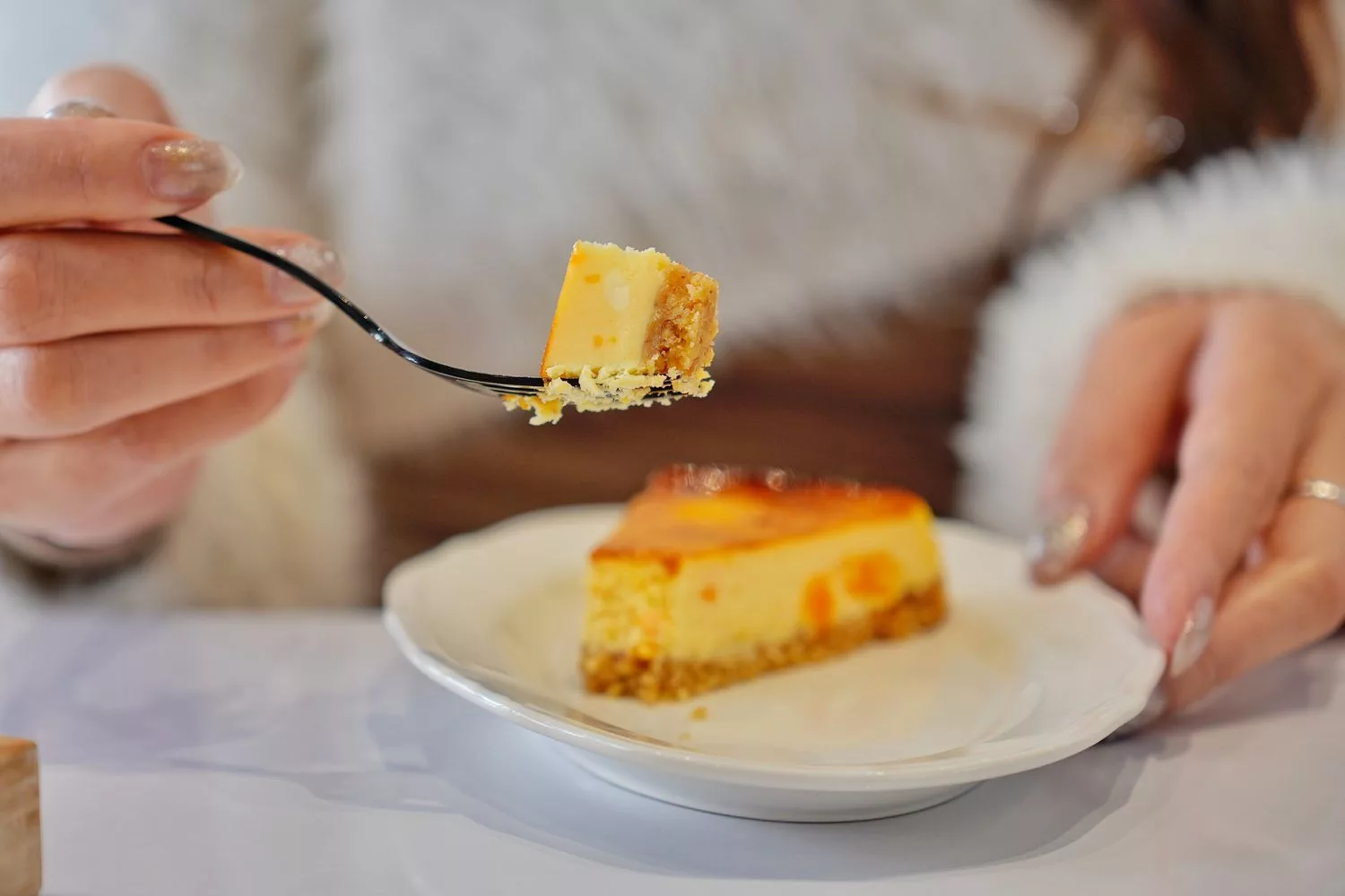 【黑RURU CAFE】笑笑羊&#038;熊貓羊咖啡廳，互動餵食萌翻天，完整 2024 菜單餐點交通介紹! @混血珊莎的奇幻旅程