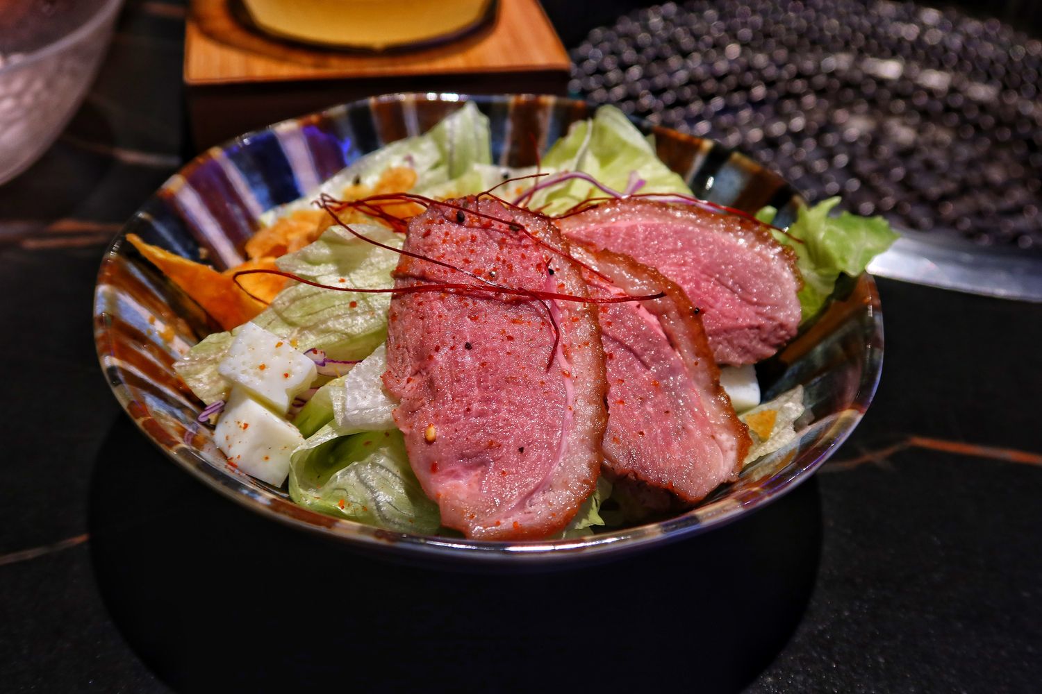 【新竹東區美食】山上走走日式無菜單燒肉專門店，超夢幻水族館餐廳，新竹無菜單料理推薦! @混血珊莎的奇幻旅程