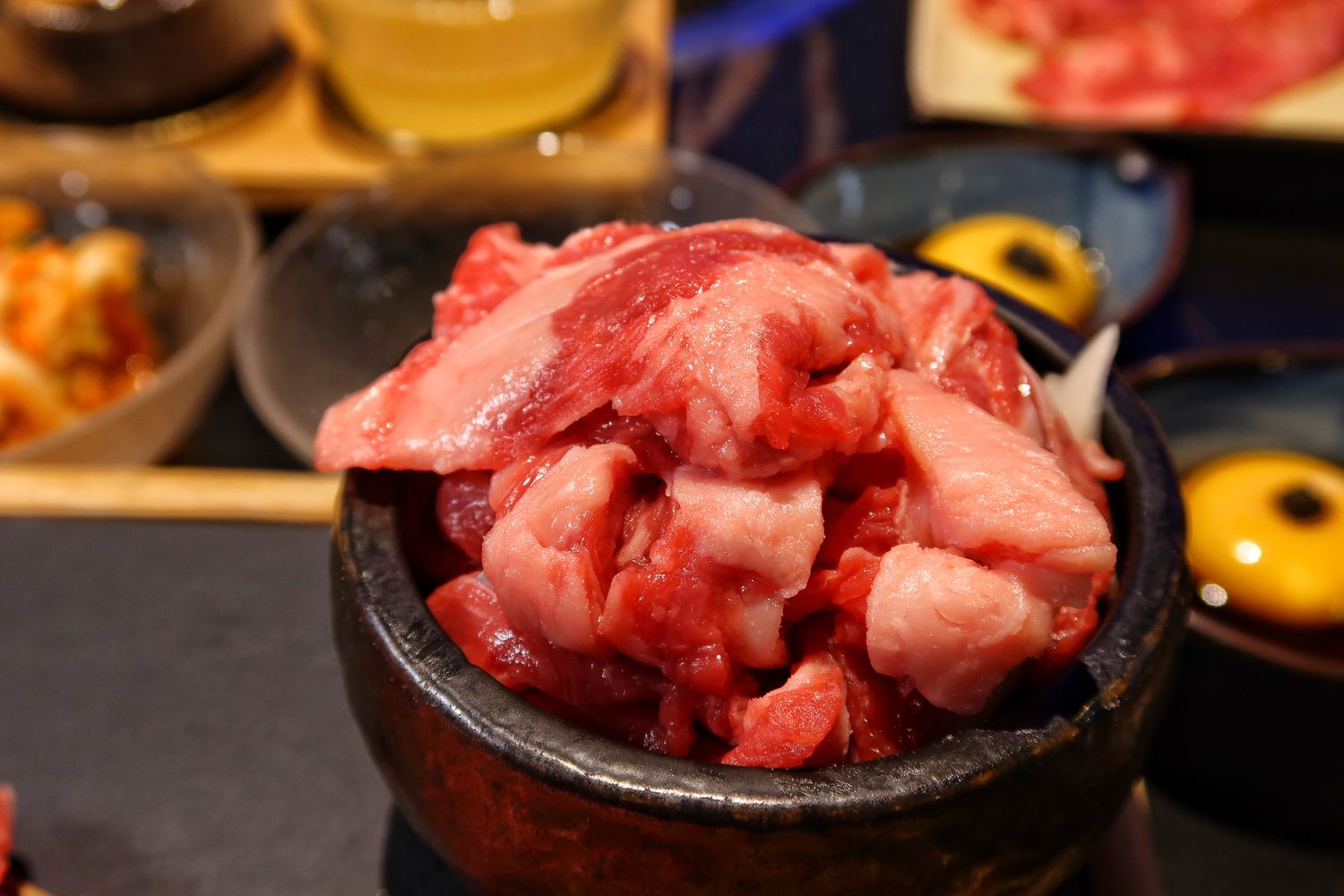 【新竹東區美食】山上走走日式無菜單燒肉專門店，超夢幻水族館餐廳，新竹無菜單料理推薦! @混血珊莎的奇幻旅程