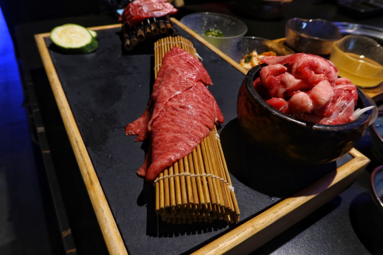 【新竹東區美食】山上走走日式無菜單燒肉專門店，超夢幻水族館餐廳，新竹無菜單料理推薦! @混血珊莎的奇幻旅程
