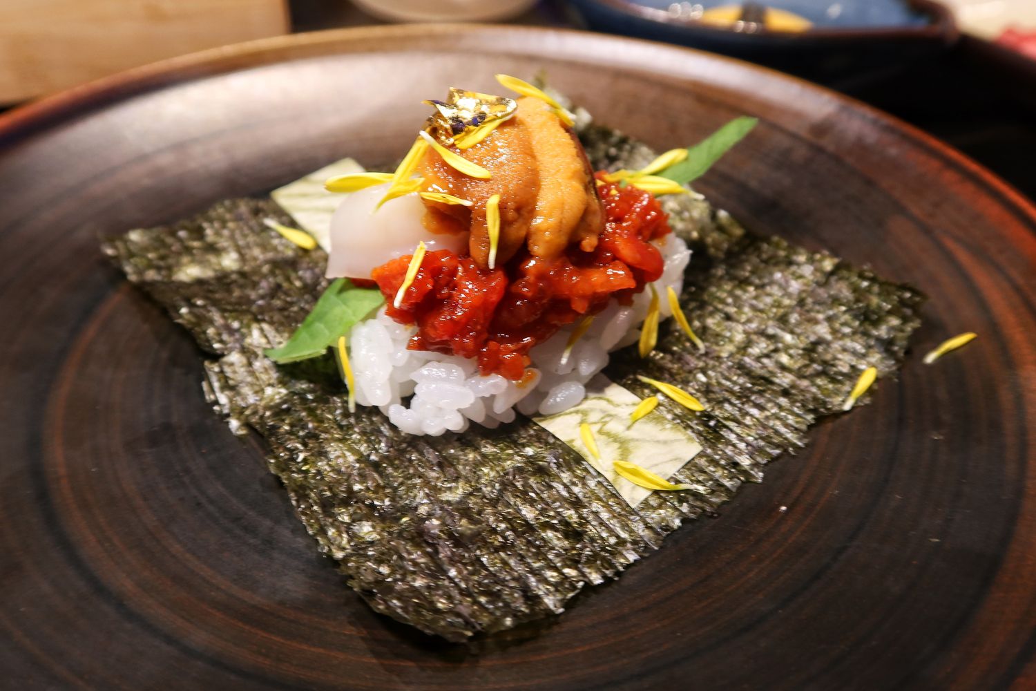 【新竹東區美食】山上走走日式無菜單燒肉專門店，超夢幻水族館餐廳，新竹無菜單料理推薦! @混血珊莎的奇幻旅程
