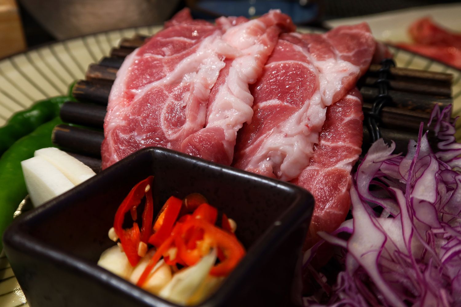 【新竹東區美食】山上走走日式無菜單燒肉專門店，超夢幻水族館餐廳，新竹無菜單料理推薦! @混血珊莎的奇幻旅程