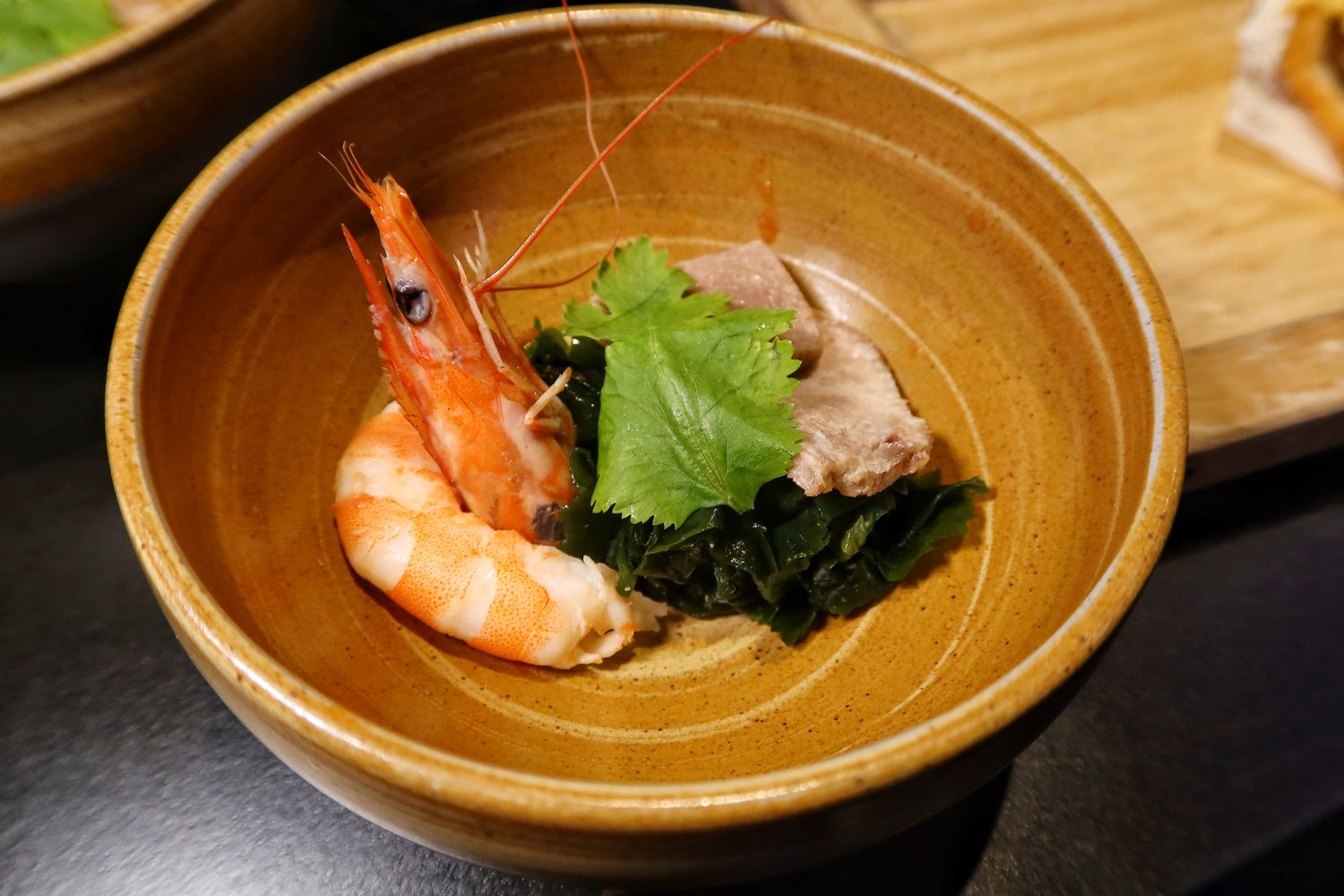 【新竹東區美食】山上走走日式無菜單燒肉專門店，超夢幻水族館餐廳，新竹無菜單料理推薦! @混血珊莎的奇幻旅程