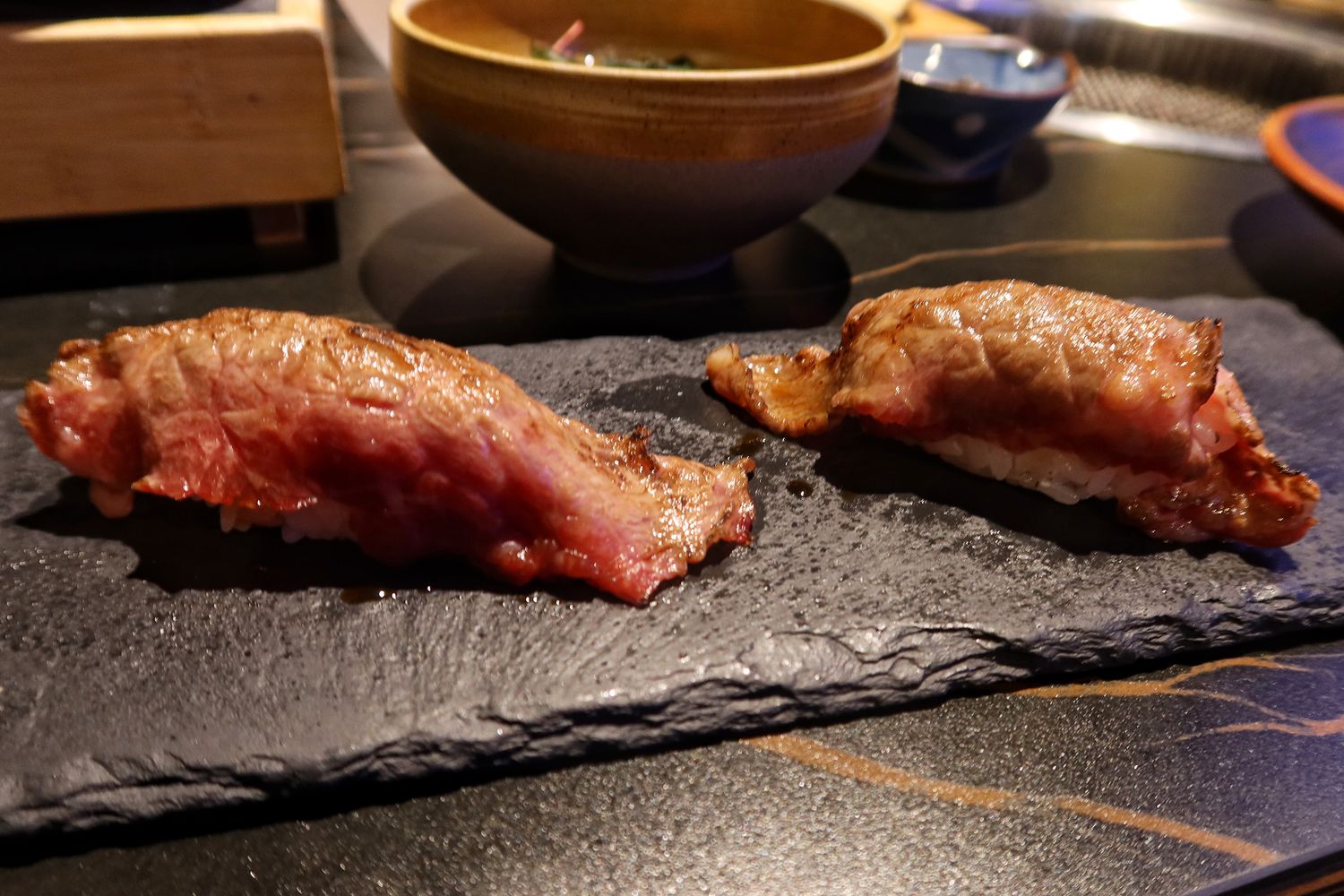 【新竹東區美食】山上走走日式無菜單燒肉專門店，超夢幻水族館餐廳，新竹無菜單料理推薦! @混血珊莎的奇幻旅程