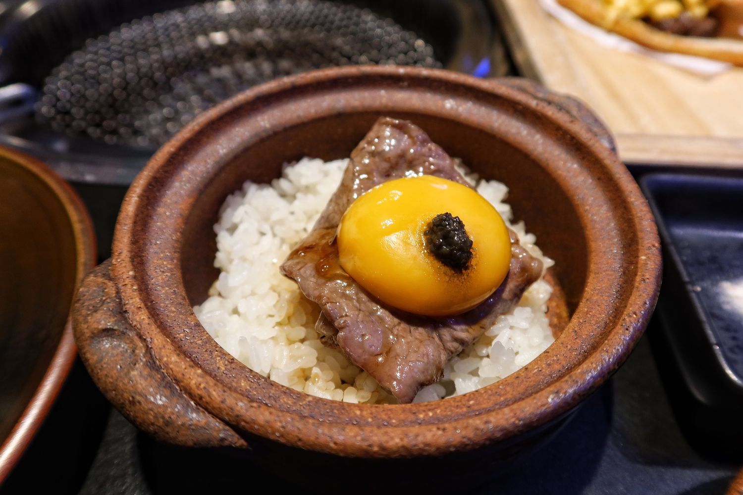 【新竹東區美食】山上走走日式無菜單燒肉專門店，超夢幻水族館餐廳，新竹無菜單料理推薦! @混血珊莎的奇幻旅程