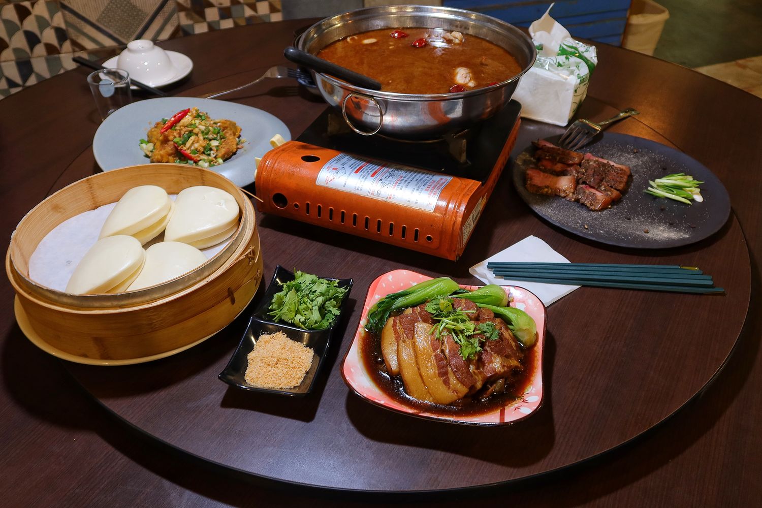 【花蓮熱炒推薦】育樂新村美食熱炒，眷村風格復古裝潢，高CP值平價美食! @混血珊莎的奇幻旅程