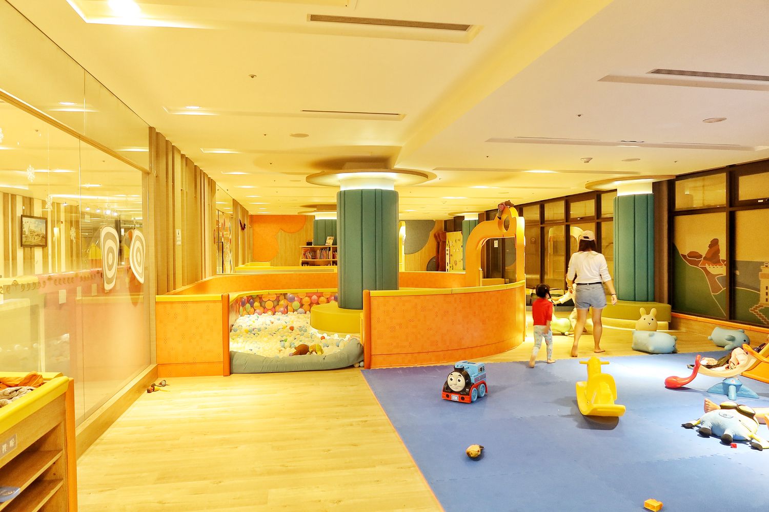 【貢寮福容飯店】福容大飯店福隆，峇里島風呂Villa附設大浴池，泡湯住宿超療癒! @混血珊莎的奇幻旅程
