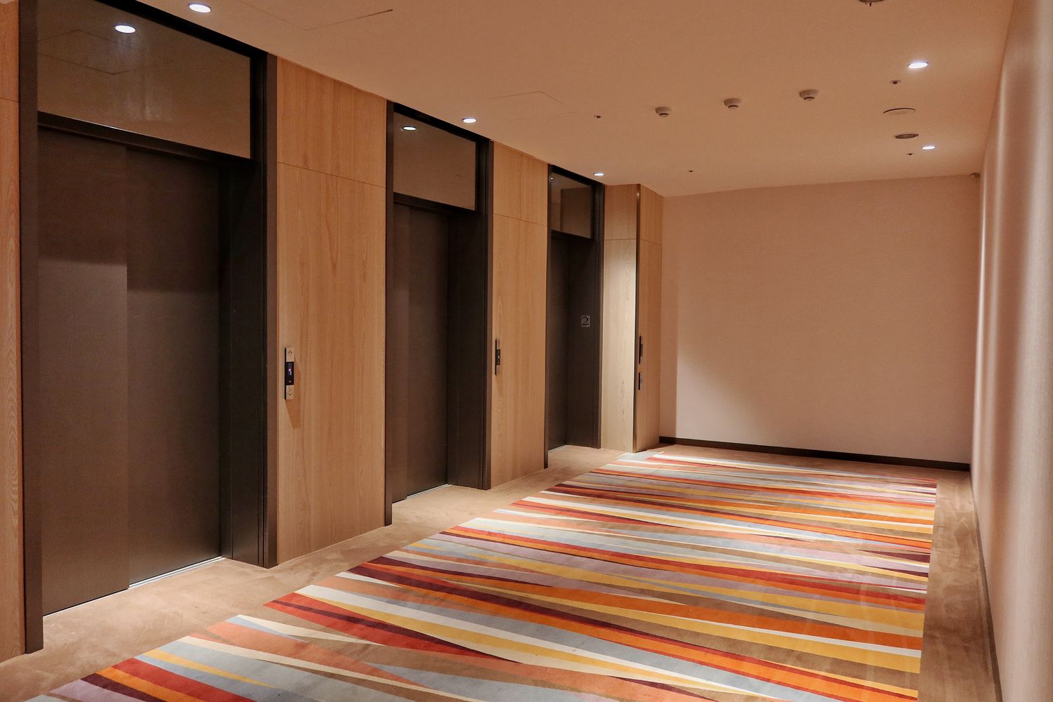 【梧棲飯店】台中震大金鬱金香酒店，質感住宿搭配精緻buffet早餐! @混血珊莎的奇幻旅程